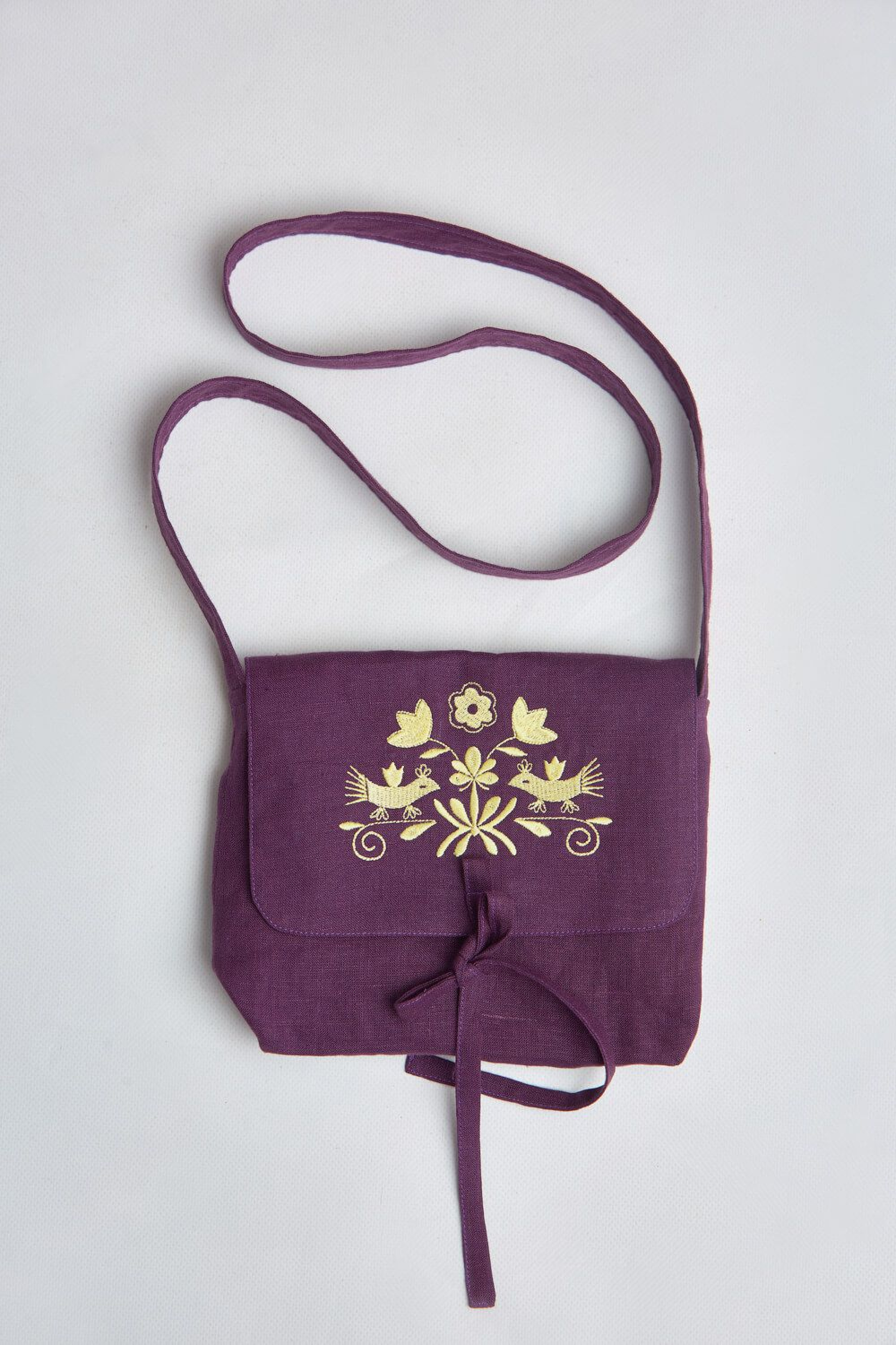 Embroidered bag straight with Violet valve