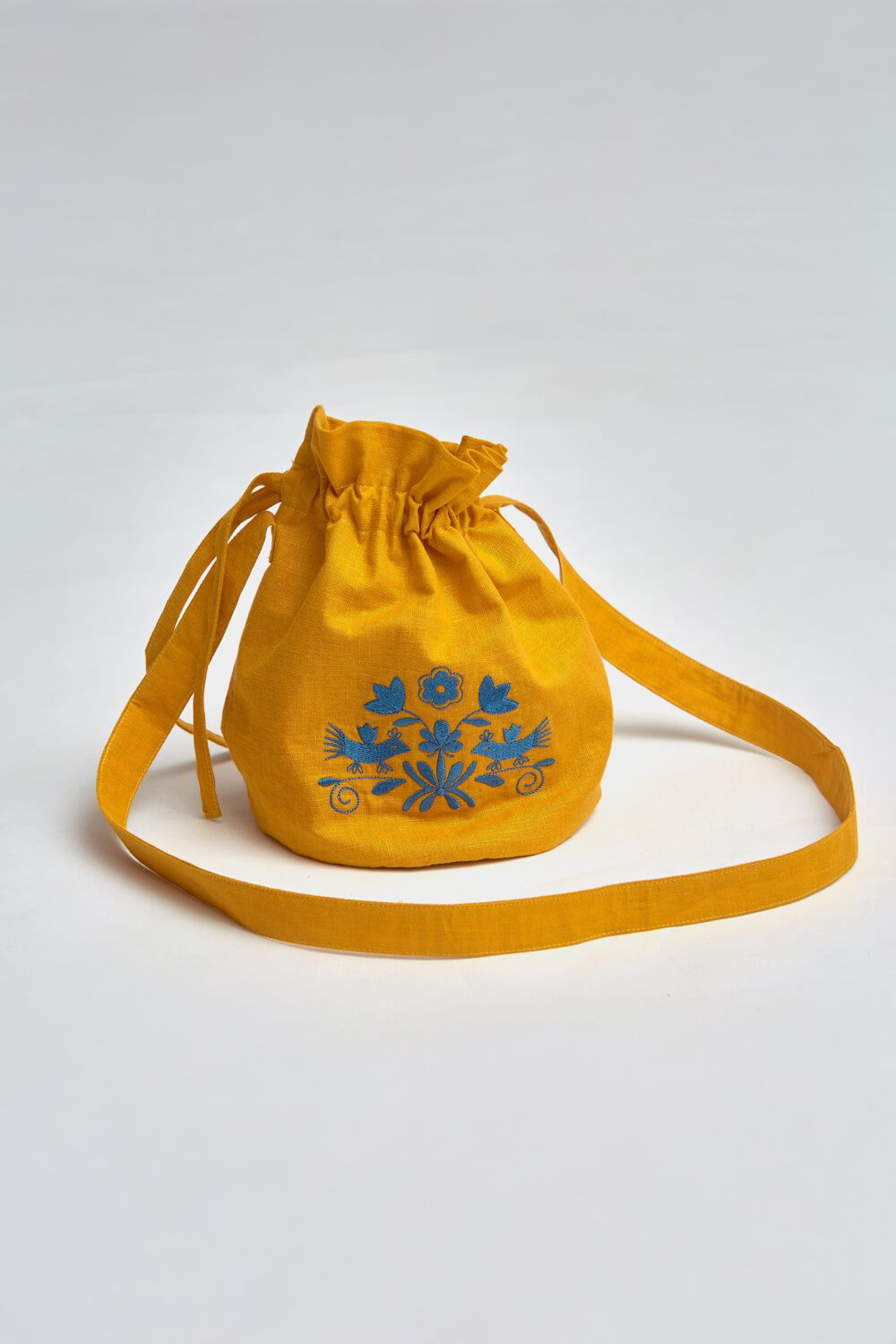 Embroidered bag oval goldenrod