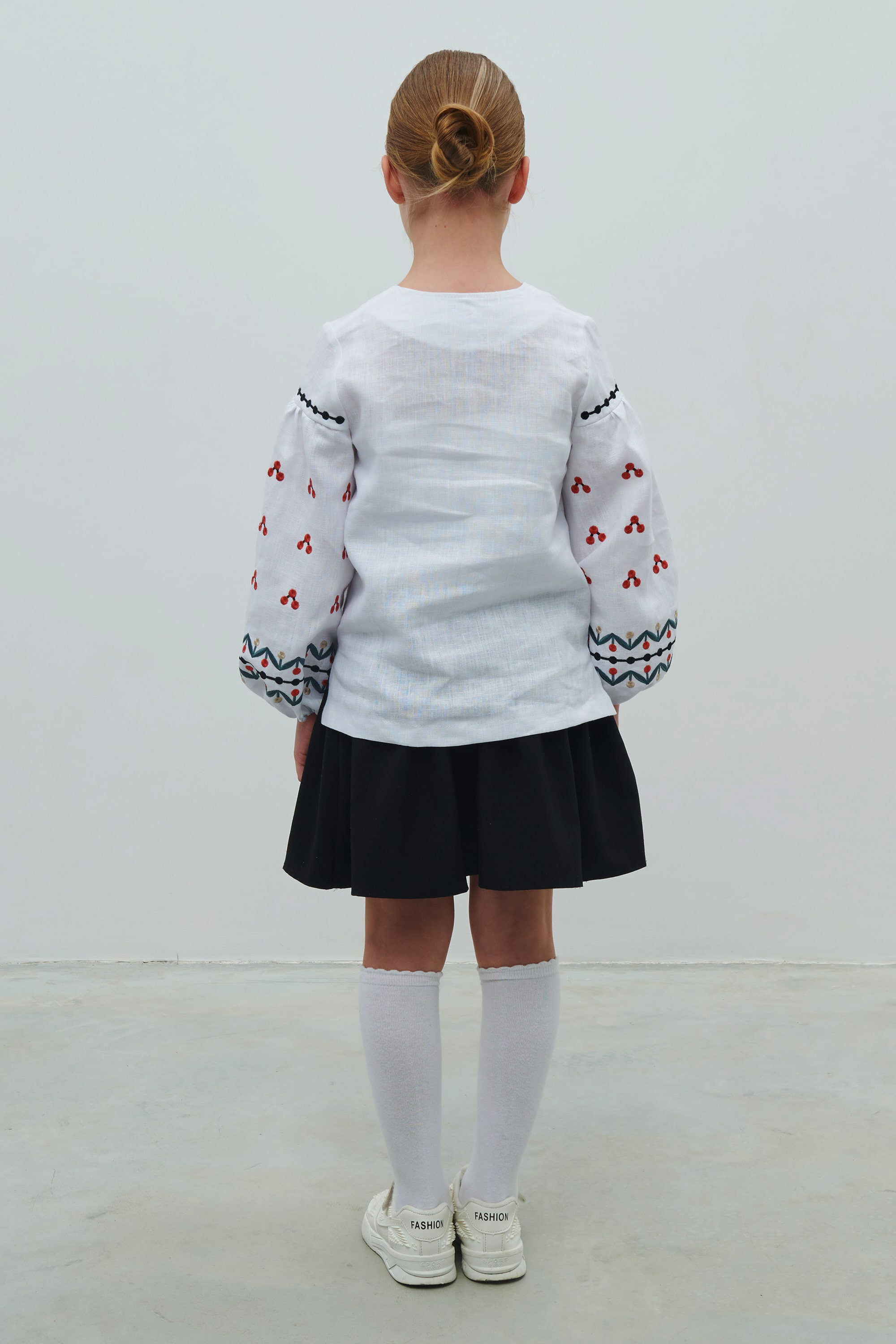 Blouse for a girl The flourishing of Maria Prymachenko work | 110