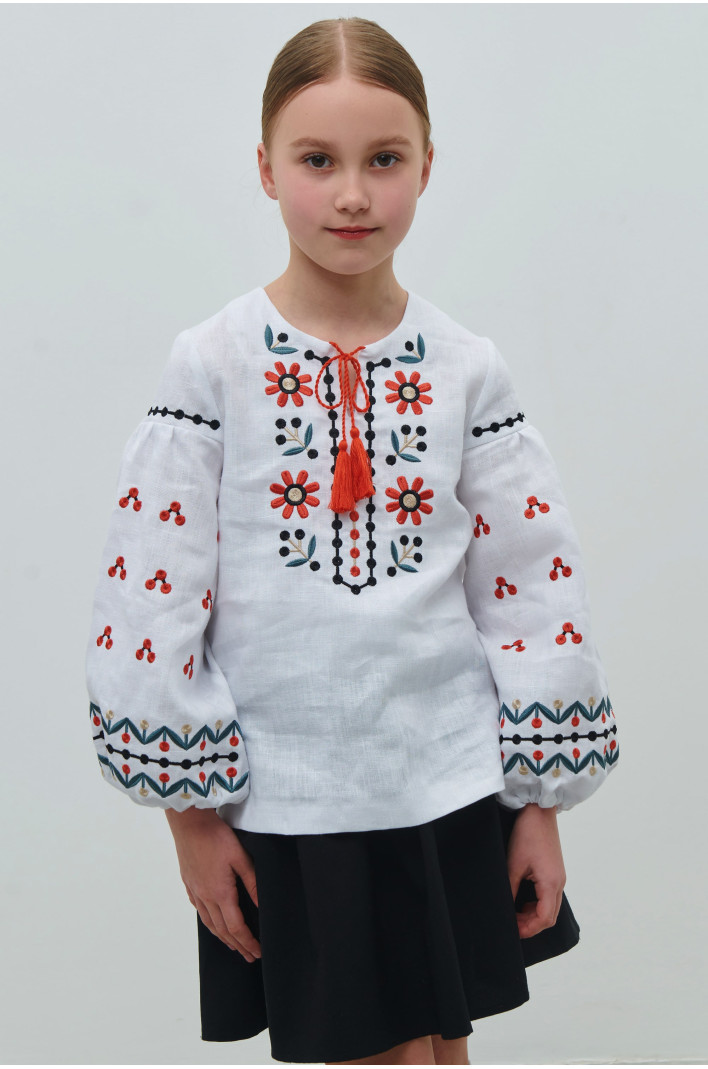 Blouse for a girl The flourishing of Maria Prymachenko work | 110
