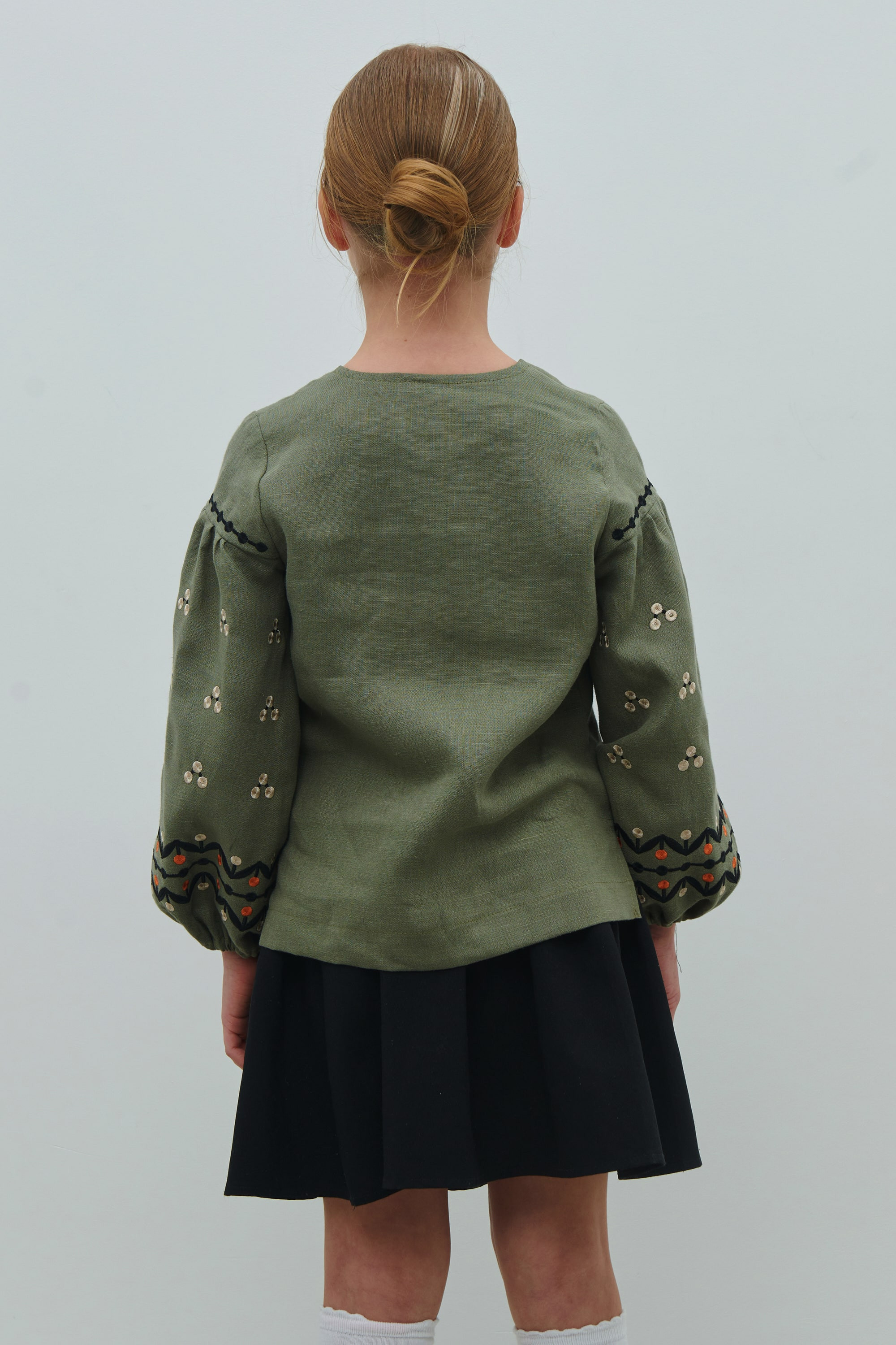 Green linen blouse for girls Rozkvit