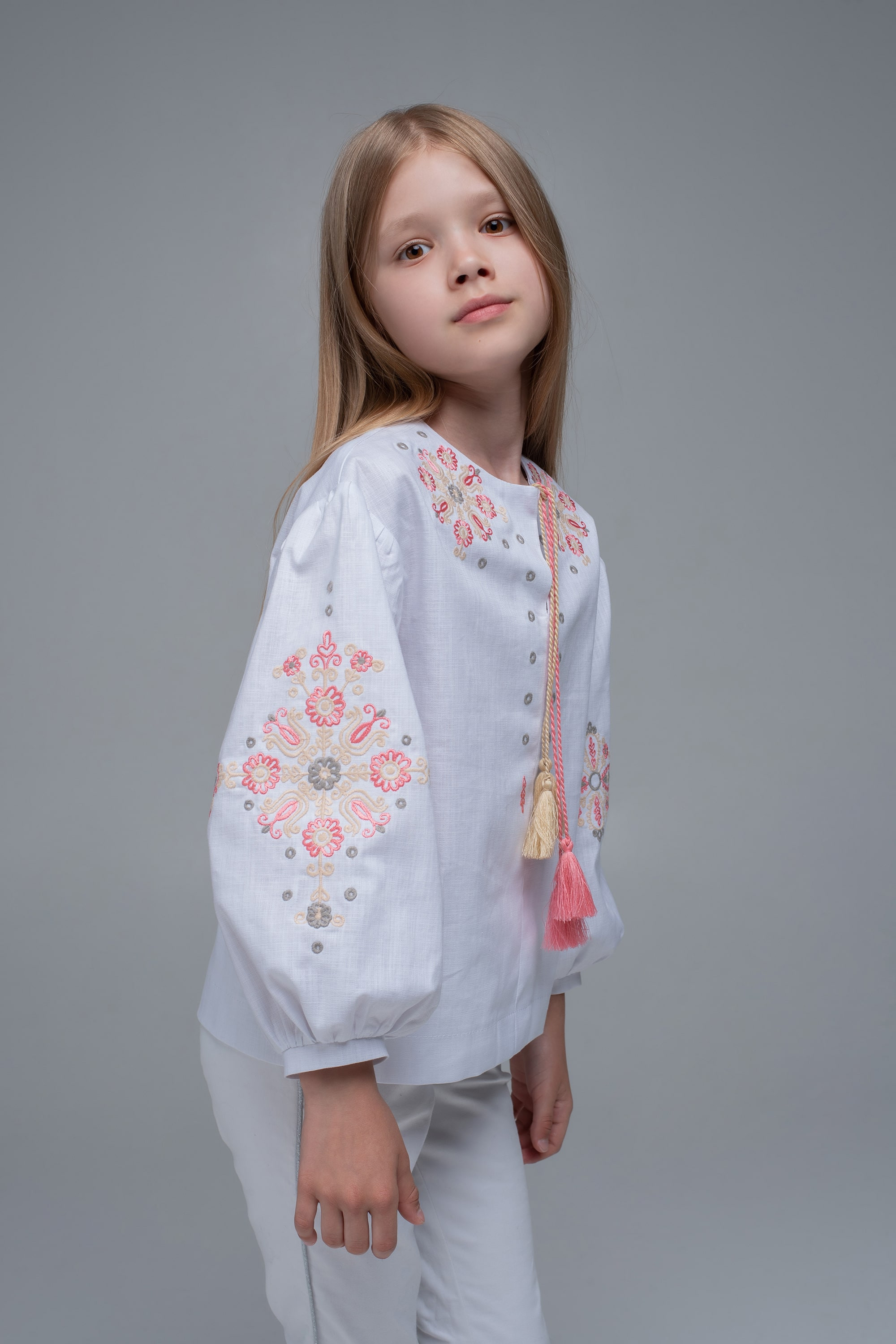 Embroidered blouse for girls White1