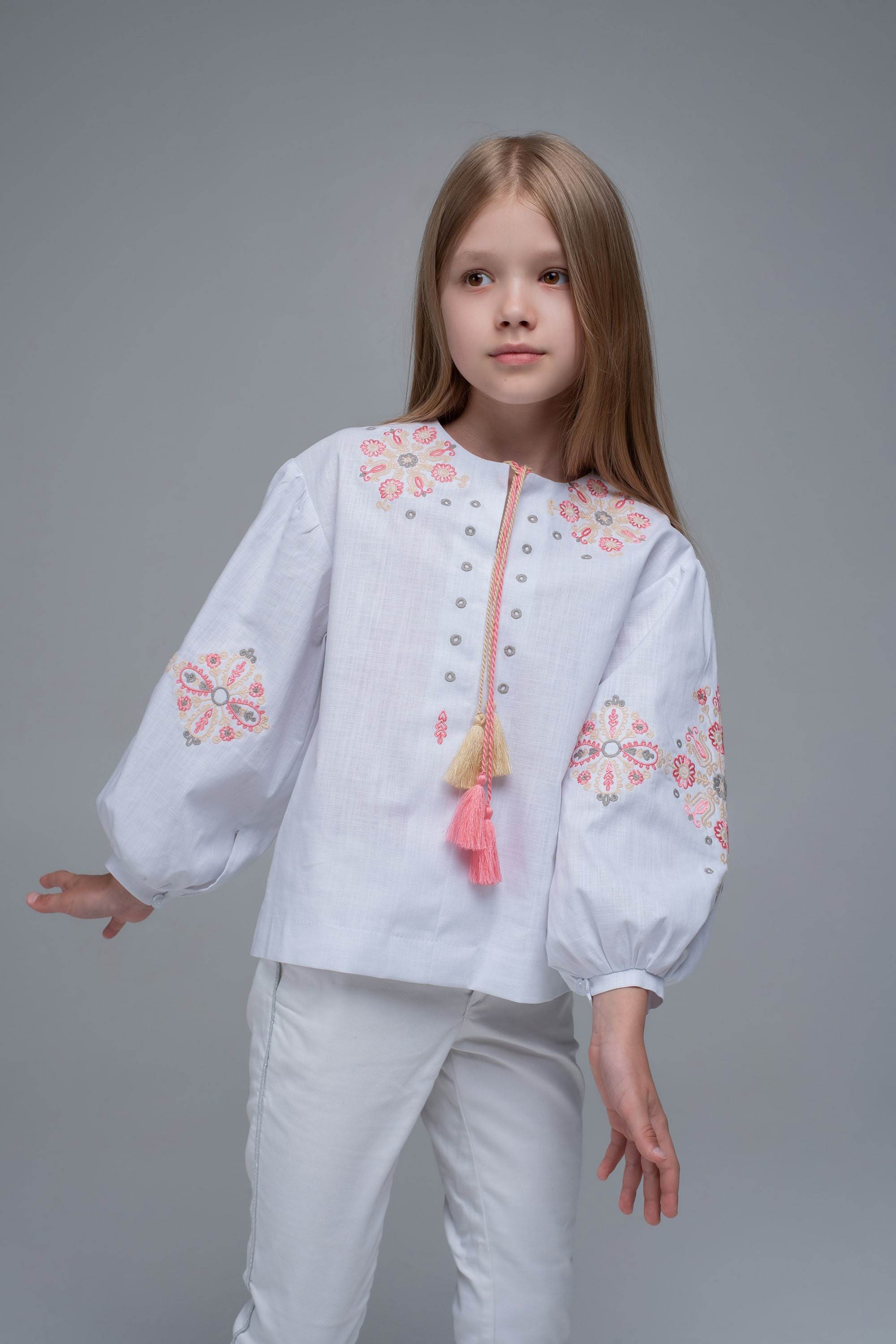 Embroidered blouse for girls White1
