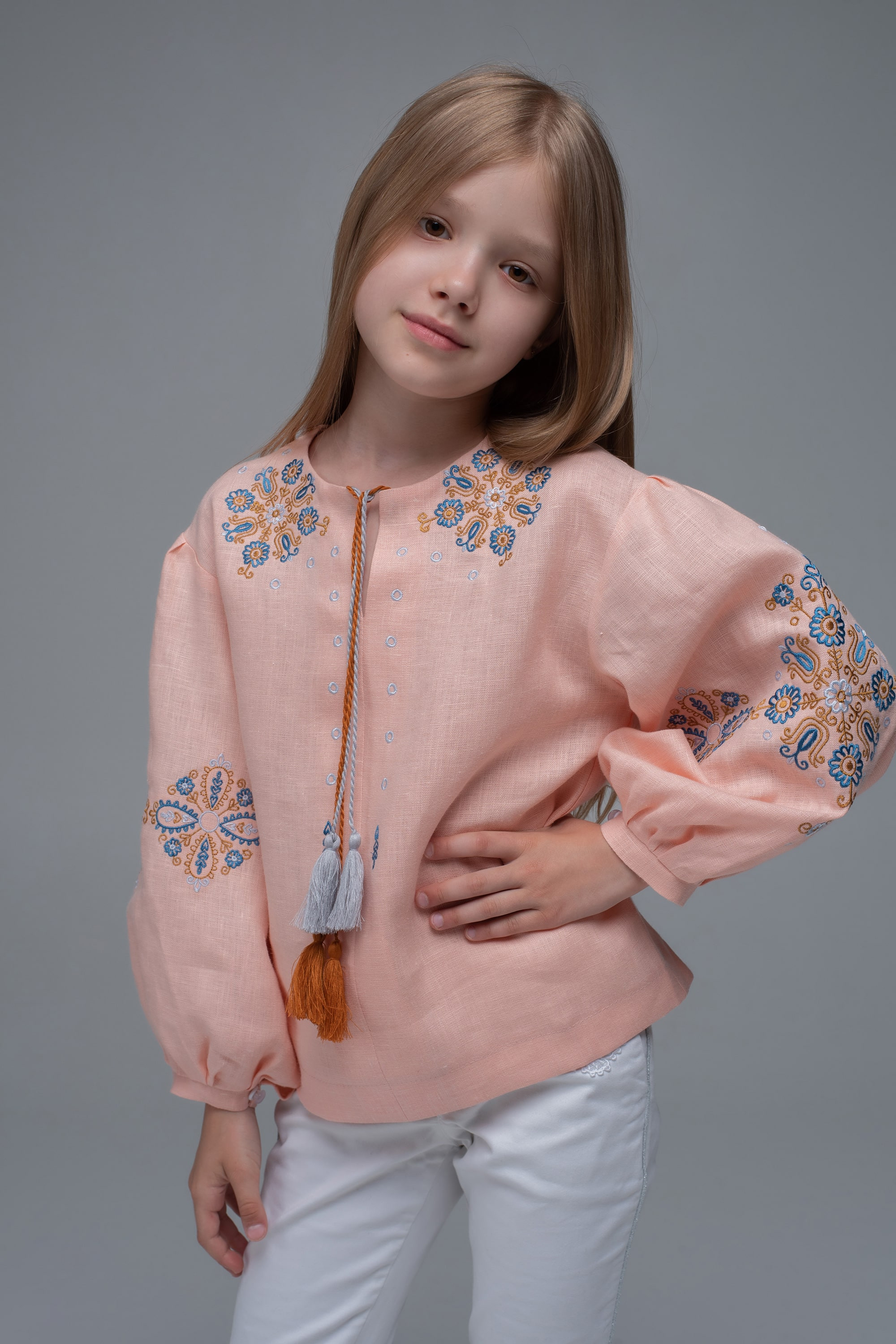 Вишита блуза для дівчинки Pink1