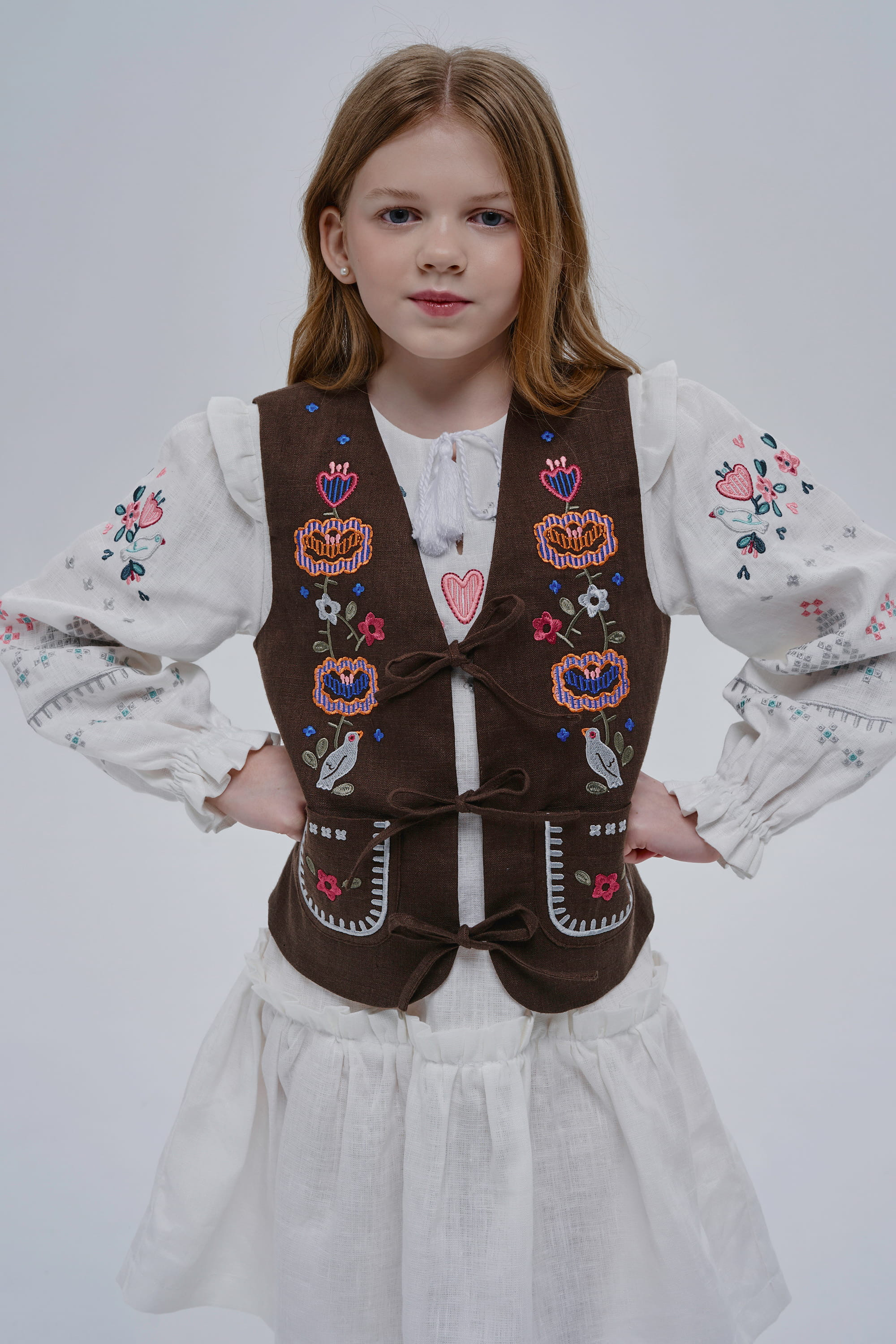 Embroidered brown vest for girl Malvy