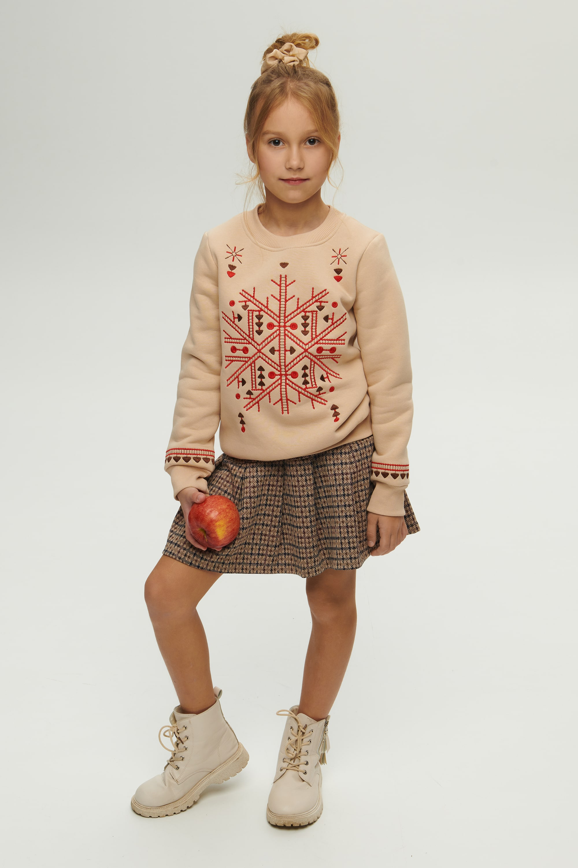 Christmas beige sweatshirt for a girl | 80
