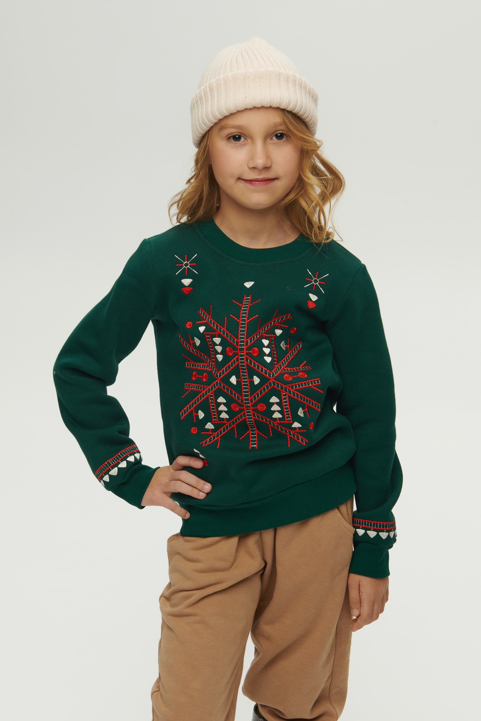 Christmas green sweatshirt for a girl