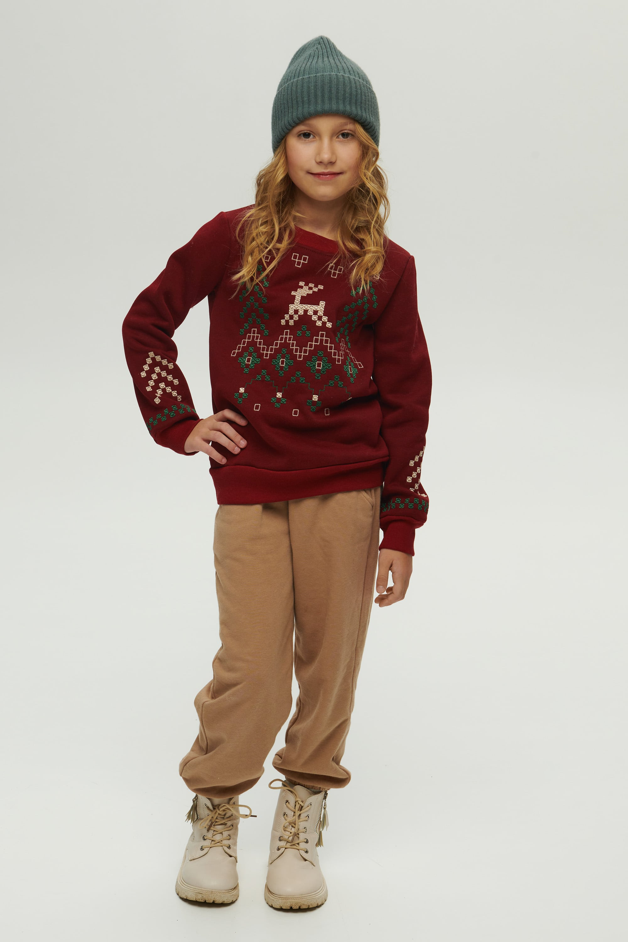 Christmas burgundy sweatshirt for a girl December | 80