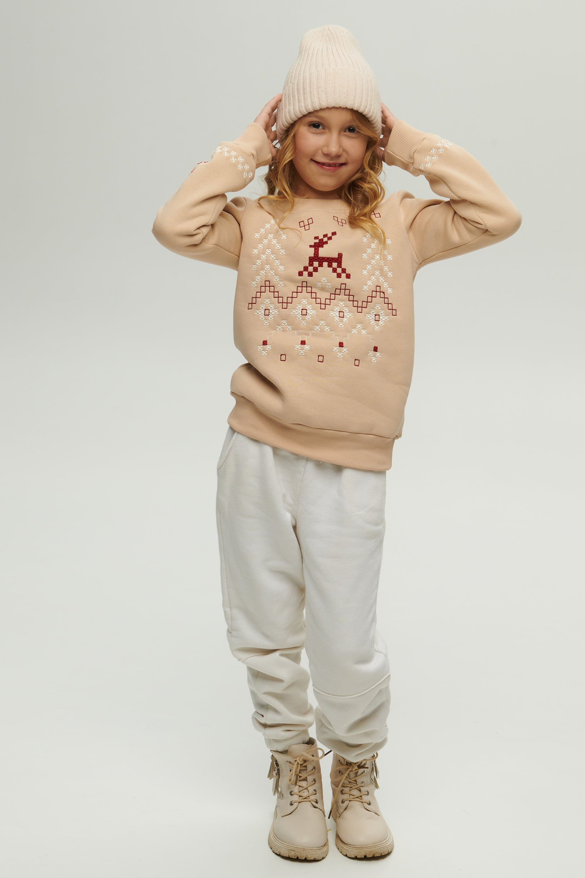 Christmas beige sweatshirt for a girl December | 80