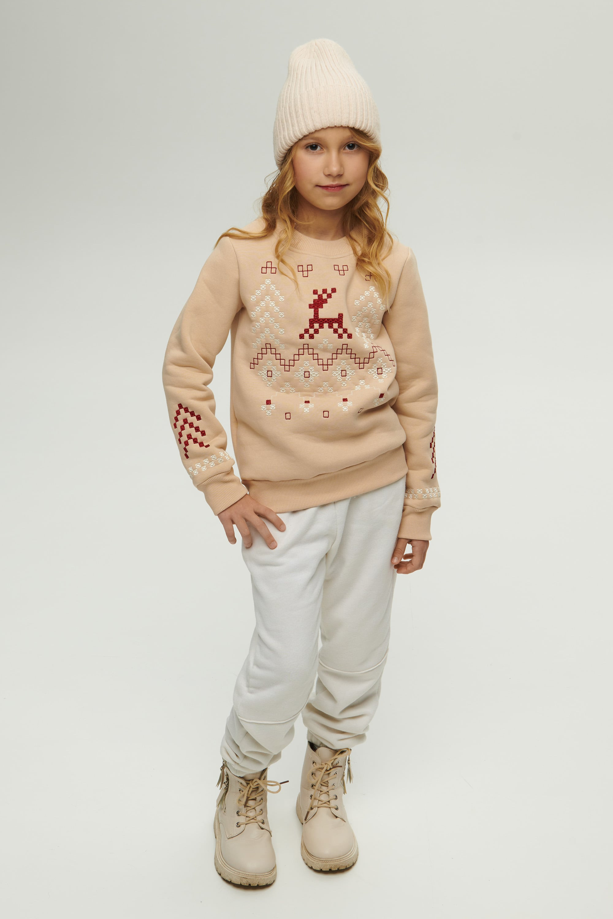 Christmas beige sweatshirt for a girl December | 80