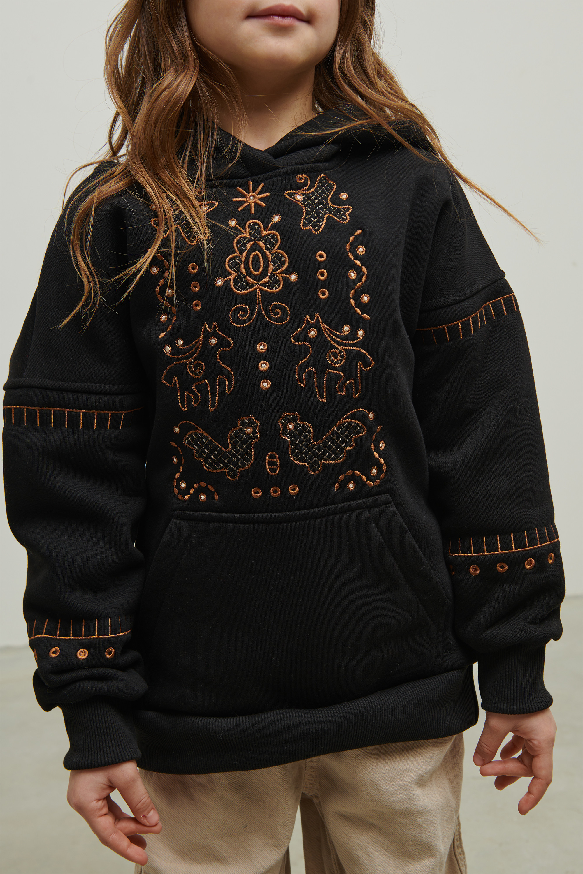 Black hoodie for girls Svyatko | 110