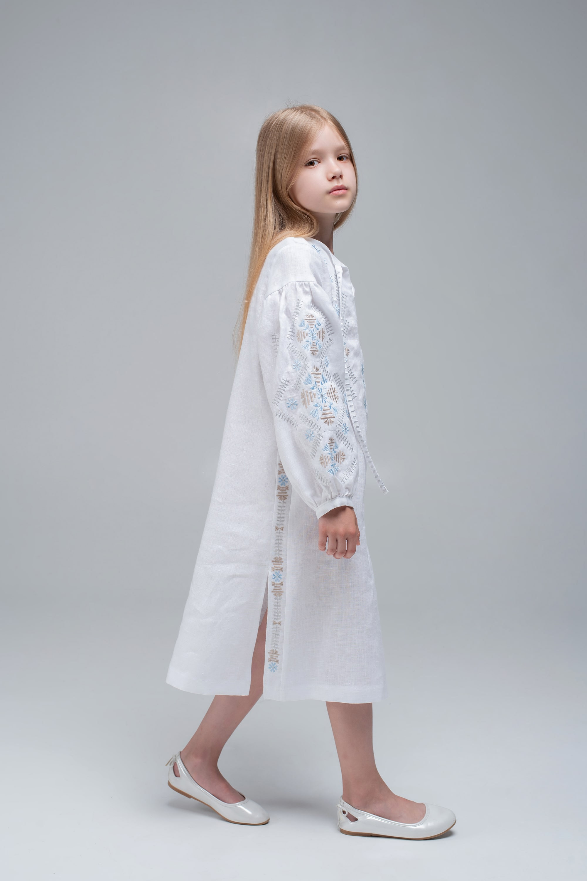 Embroidered dress White/Triytsia