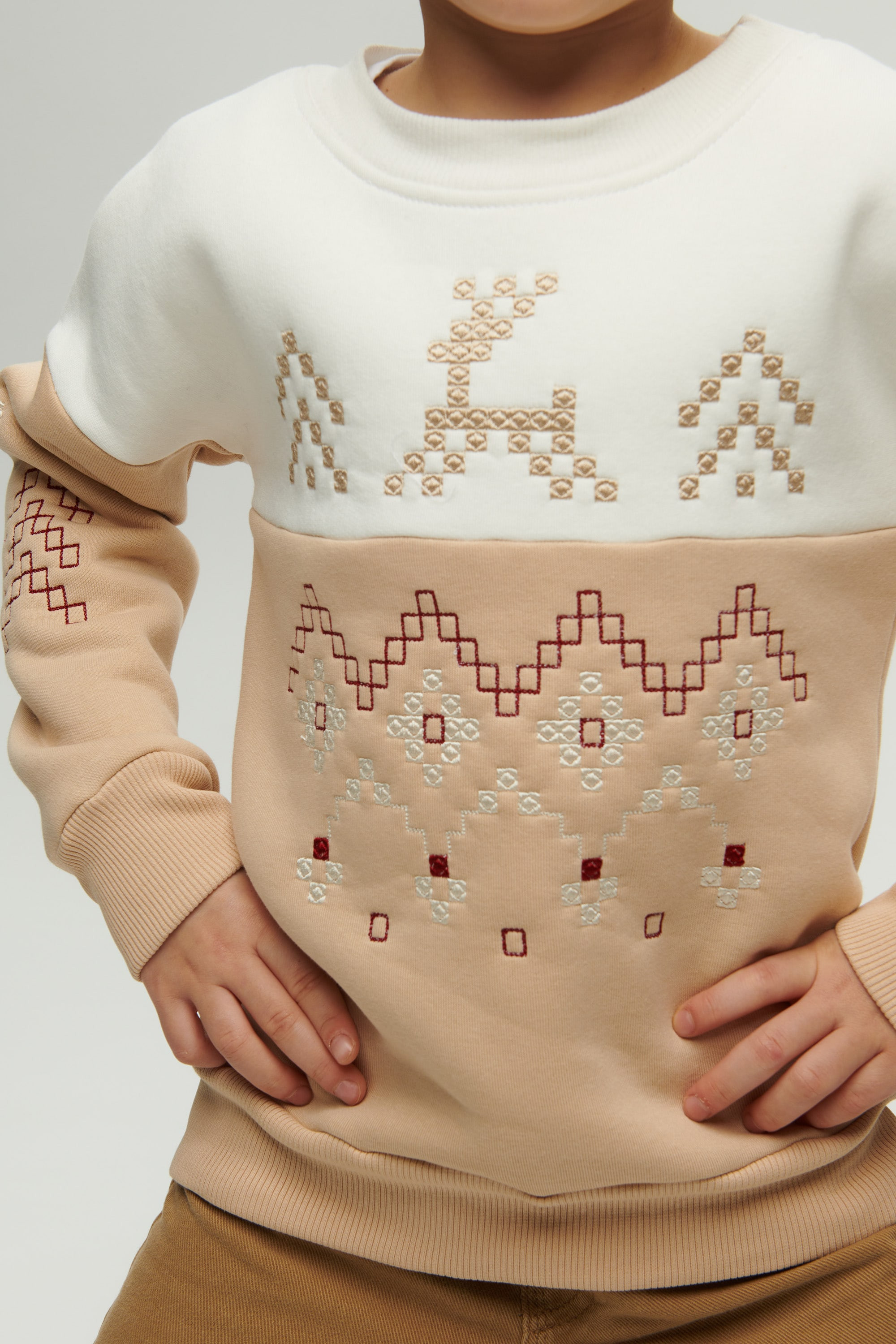 Christmas beige sweatshirt for a boy December | 80