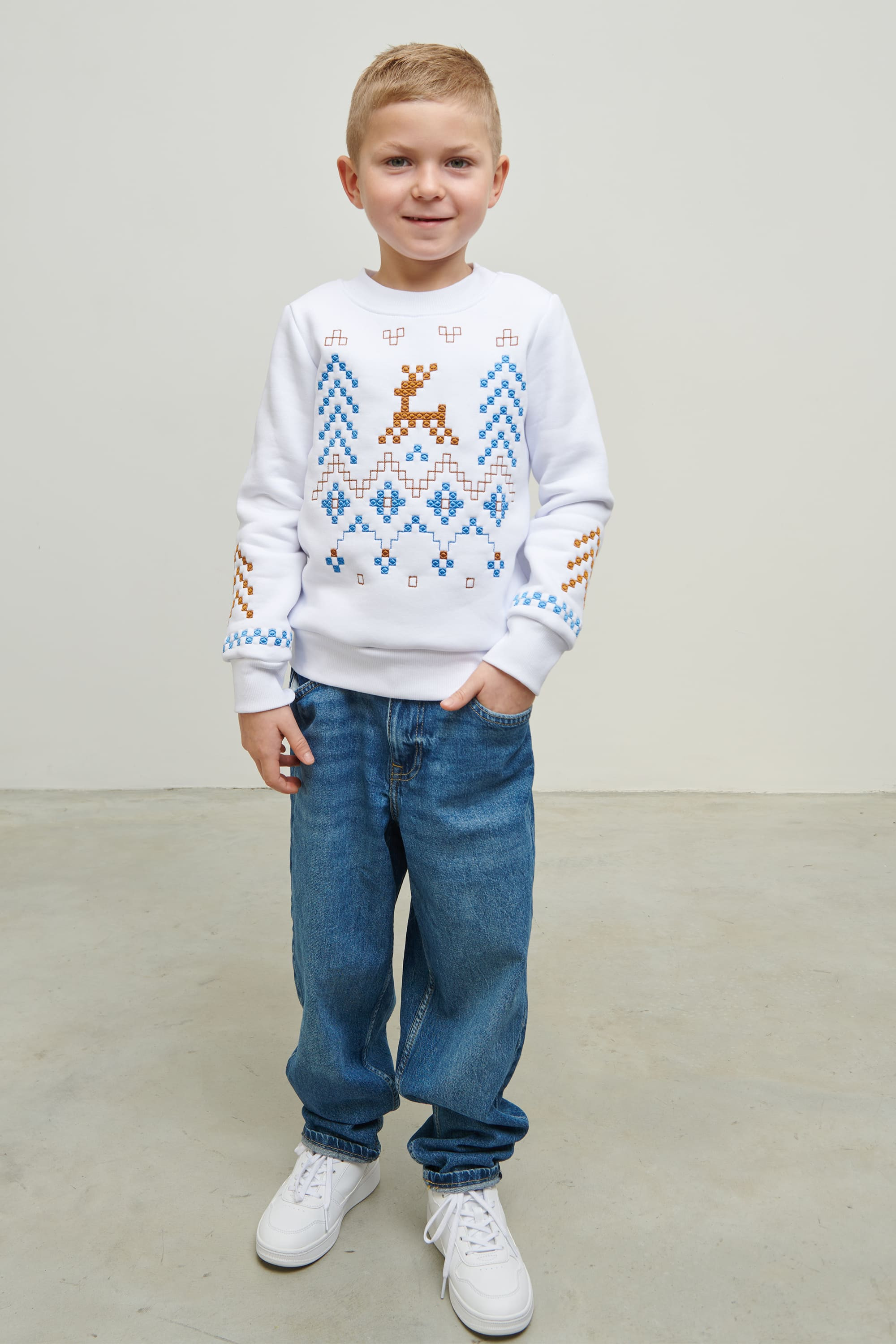 Christmas white sweatshirt for a boy December | 80