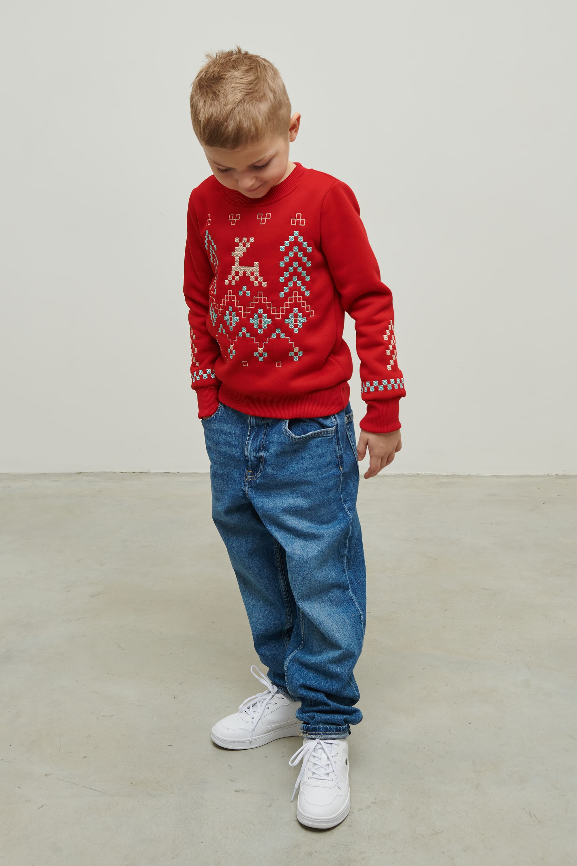 Christmas red sweatshirt for a boy December | 80