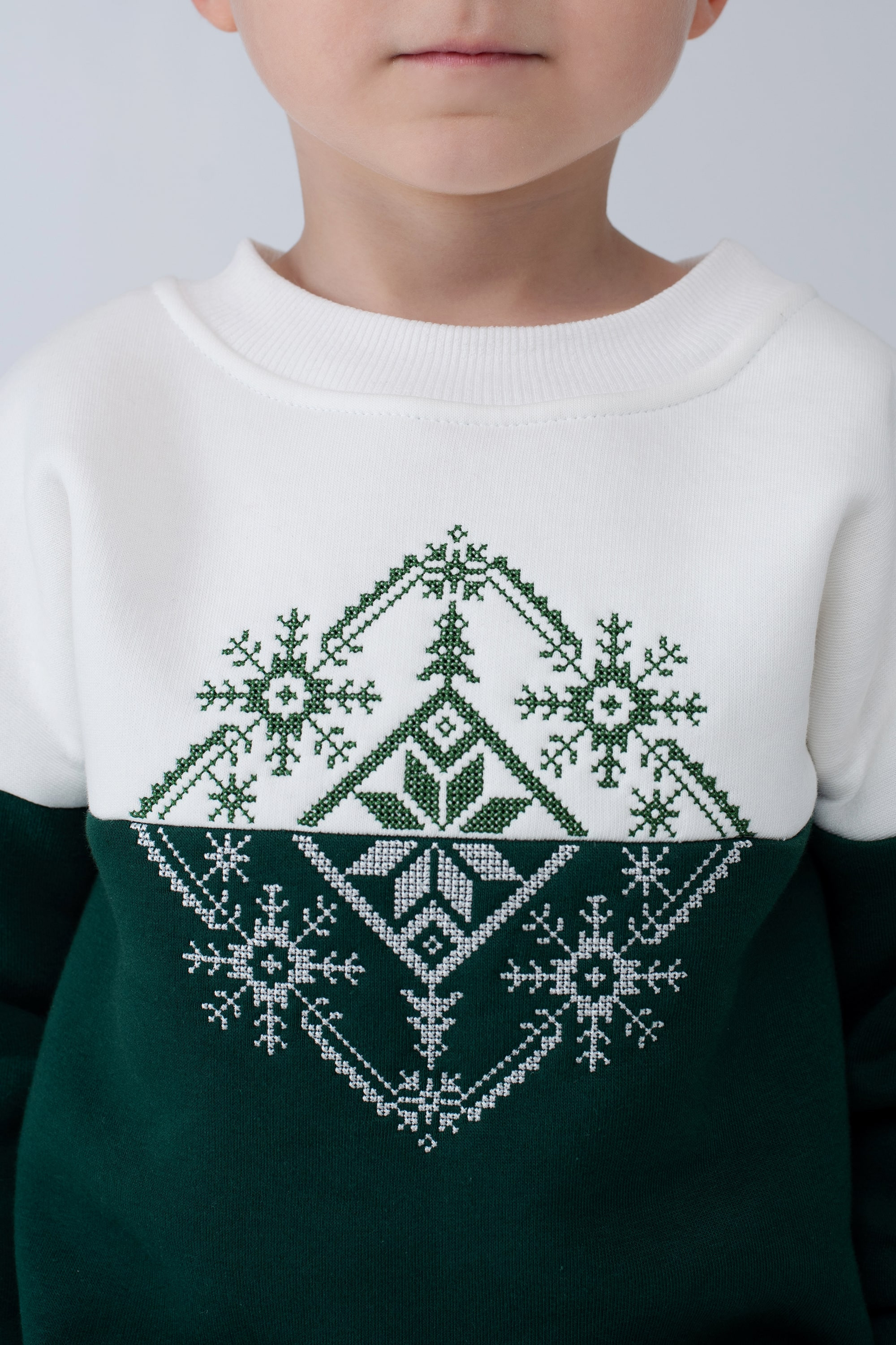 Christmas sweatshirt for a boy Green Snowflake | 80
