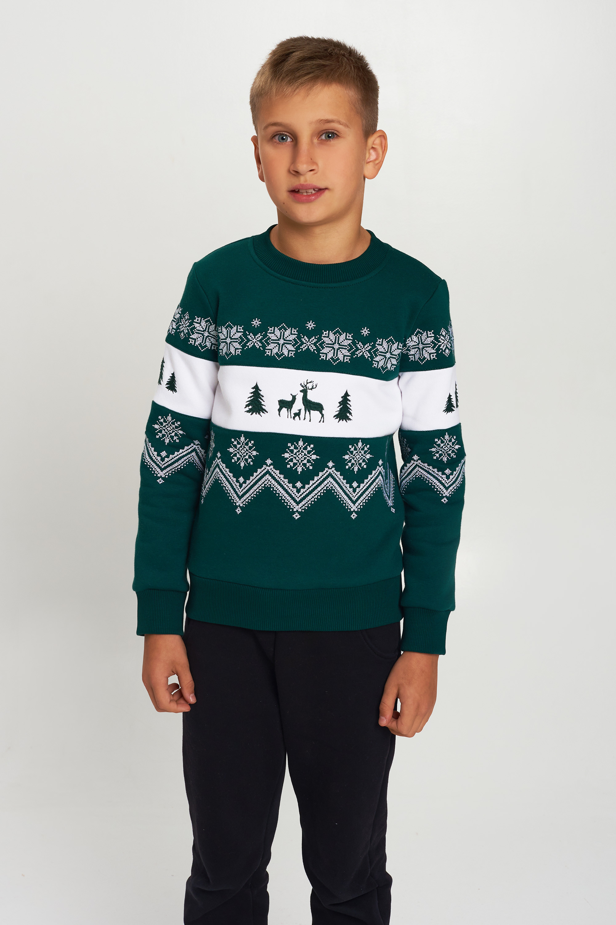 Christmas sweatshirt for a boy green