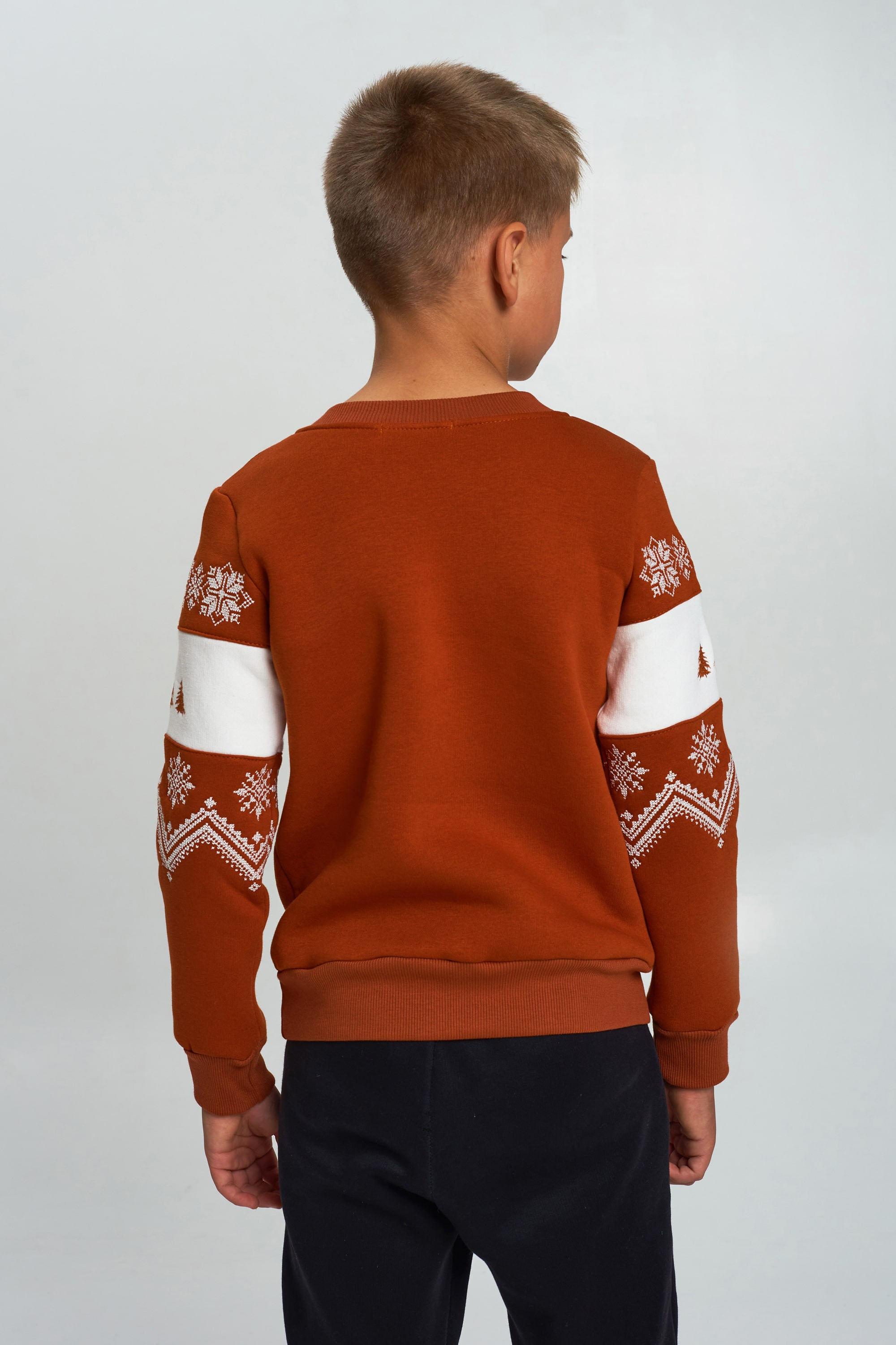 Christmas sweatshirt for a boy brown