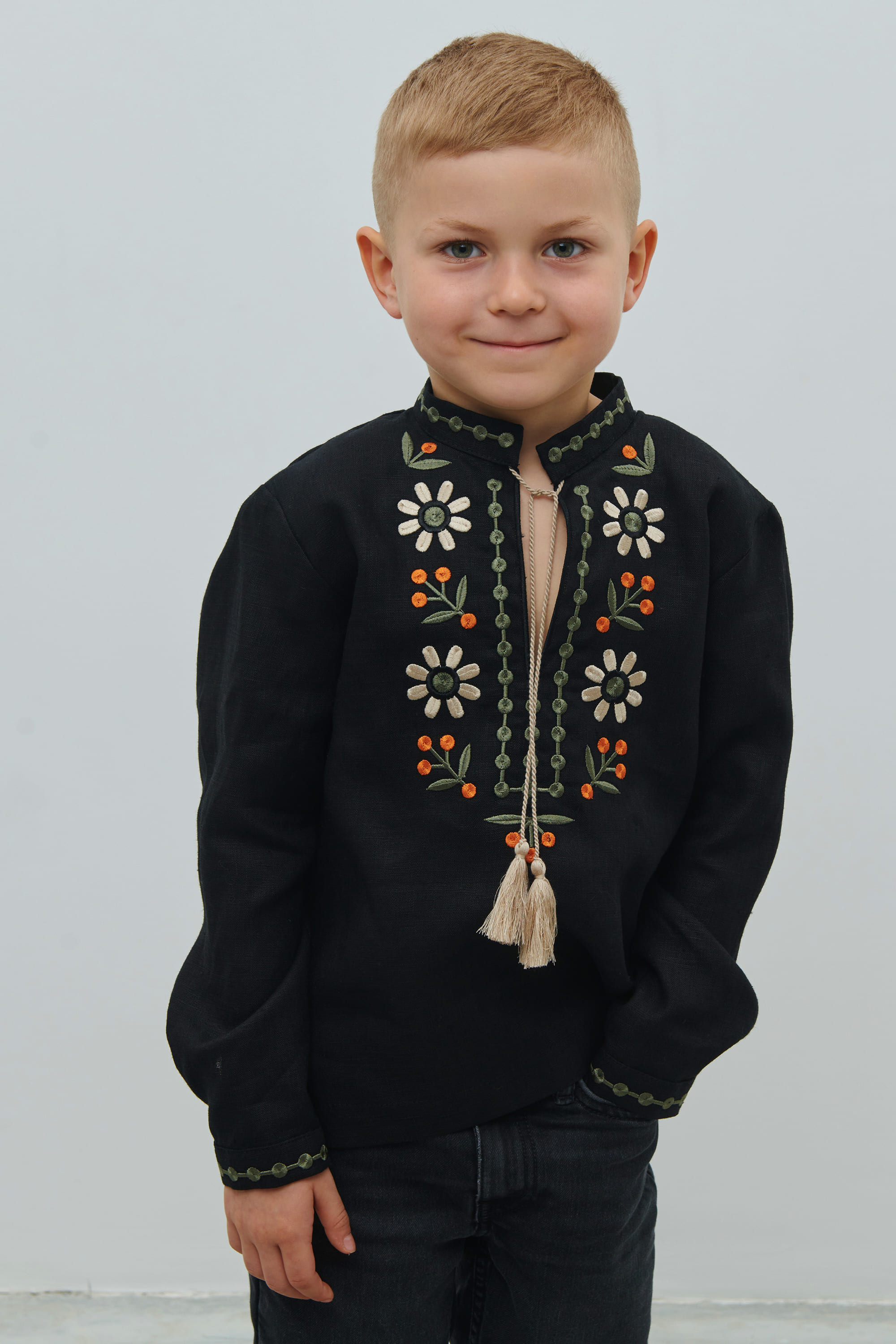 Black linen shirt for a boy Rozkvit