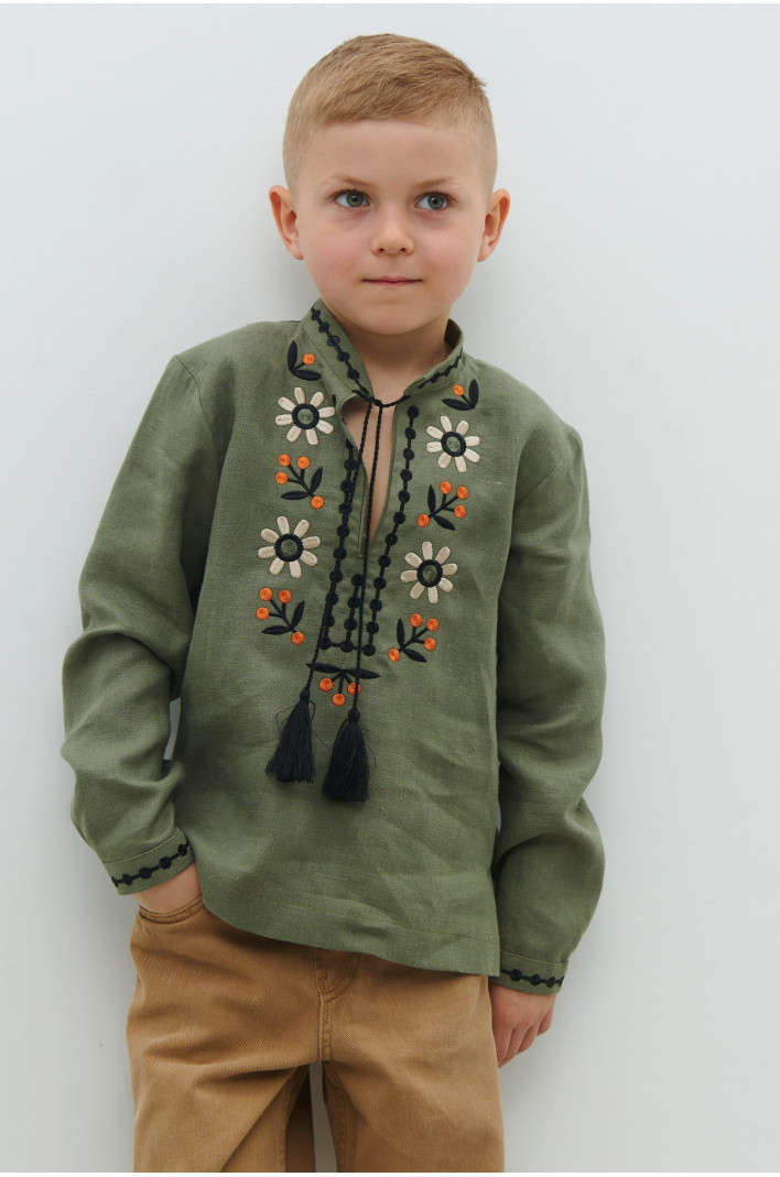 A shirt for a boy. The flowering of Maria Prymachenko's work | 110