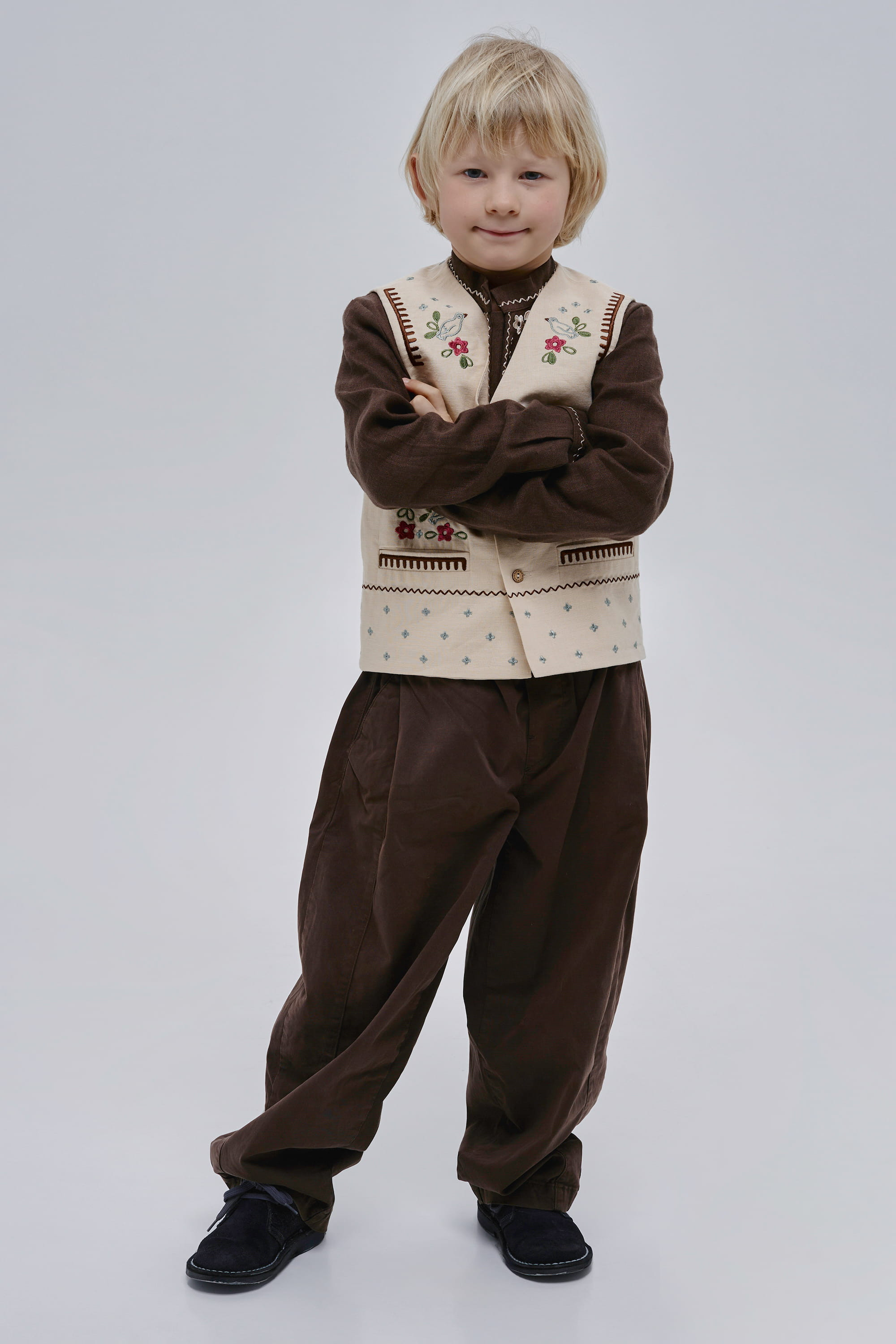 Embroidered beige vest for boy Guli-Guli