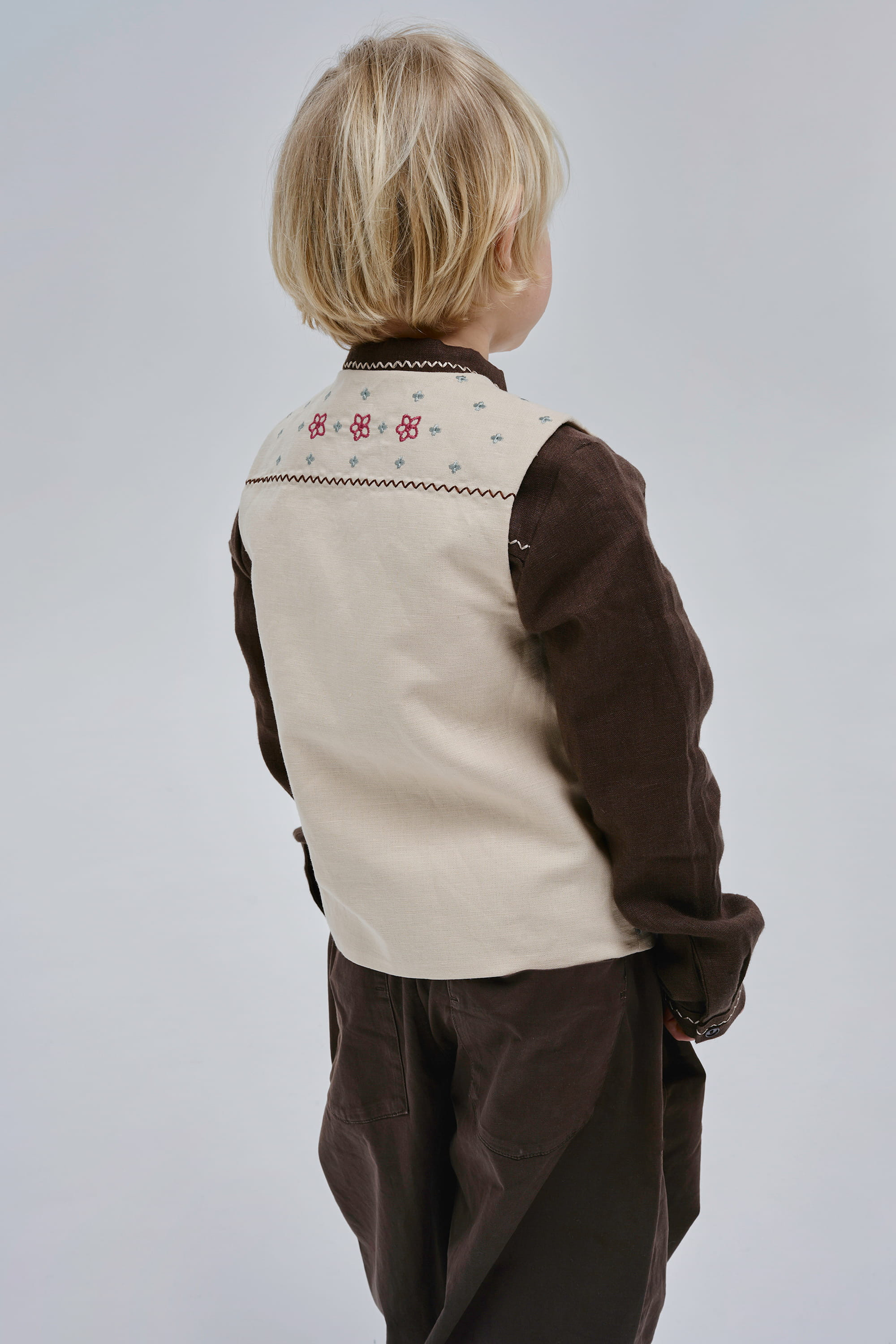 Embroidered beige vest for boy Guli-Guli