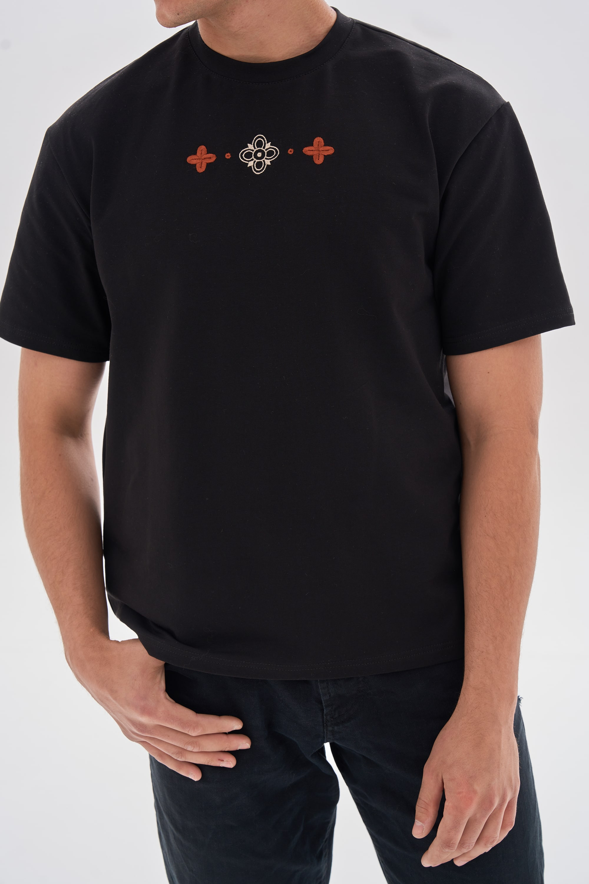 Men's embroidered black T-shirt Buda