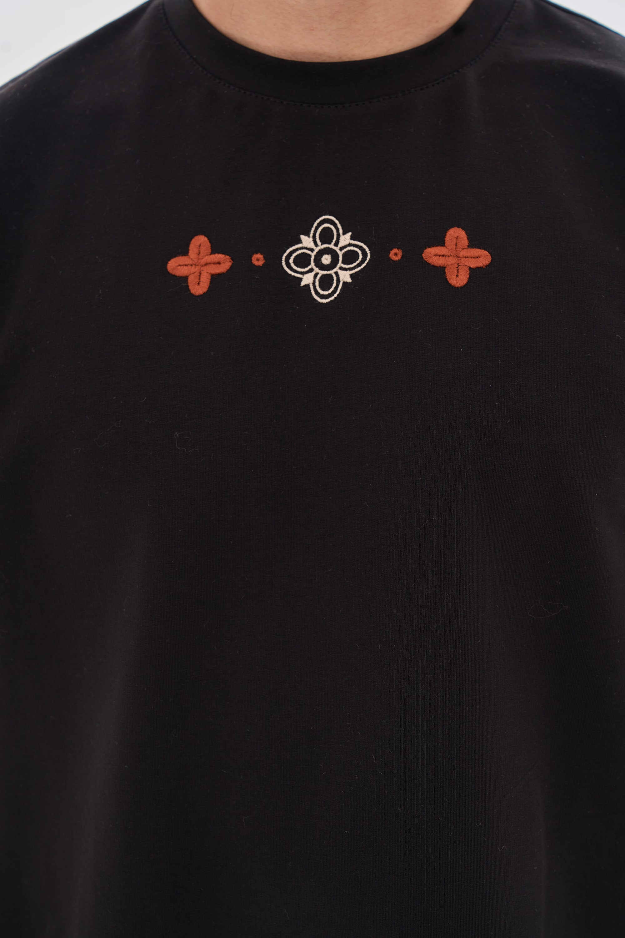 Men's embroidered black T-shirt Buda | XS-S