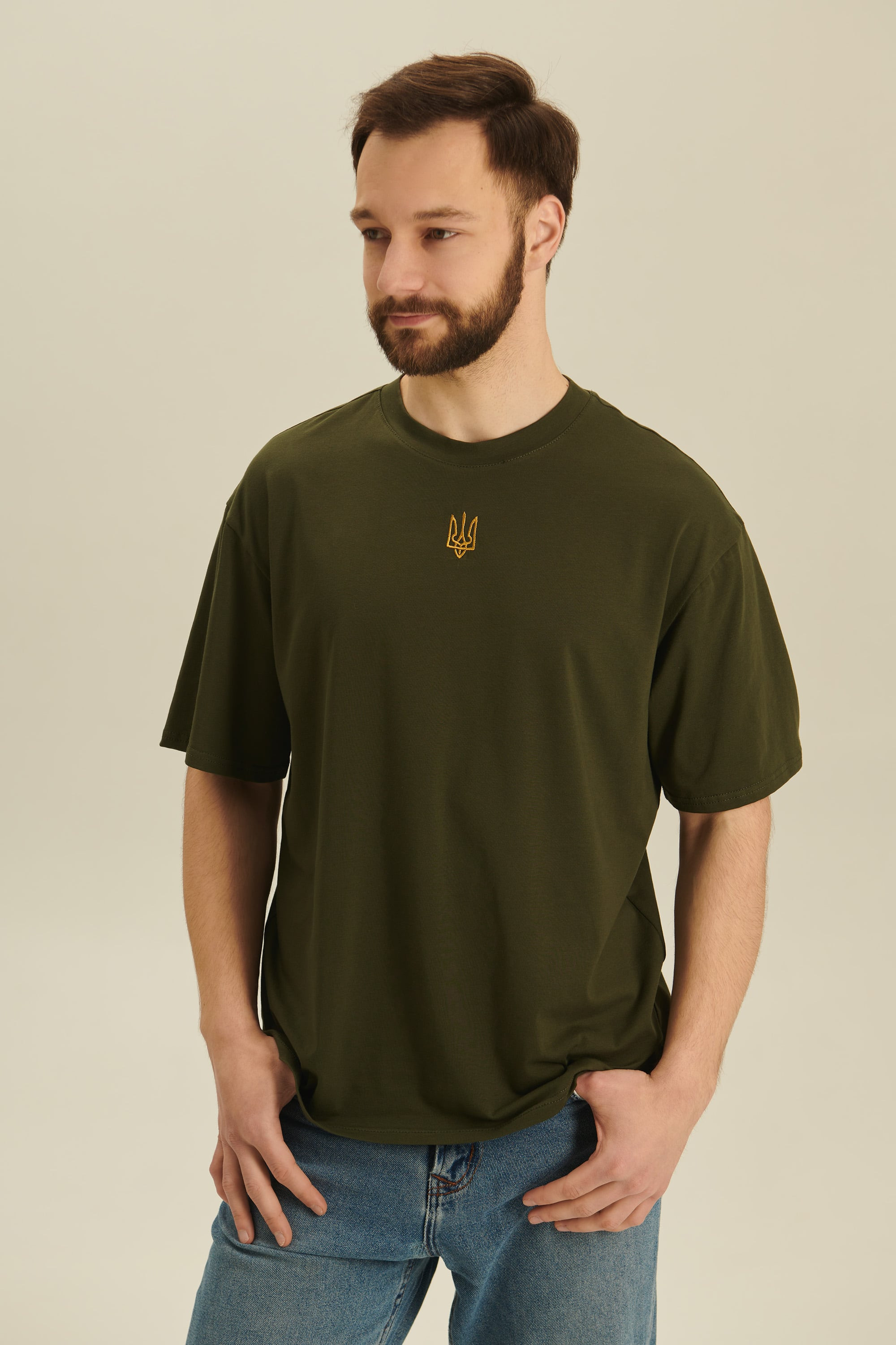 Men's embroidered T-shirt with the coat of arms of Ukraine | M-L