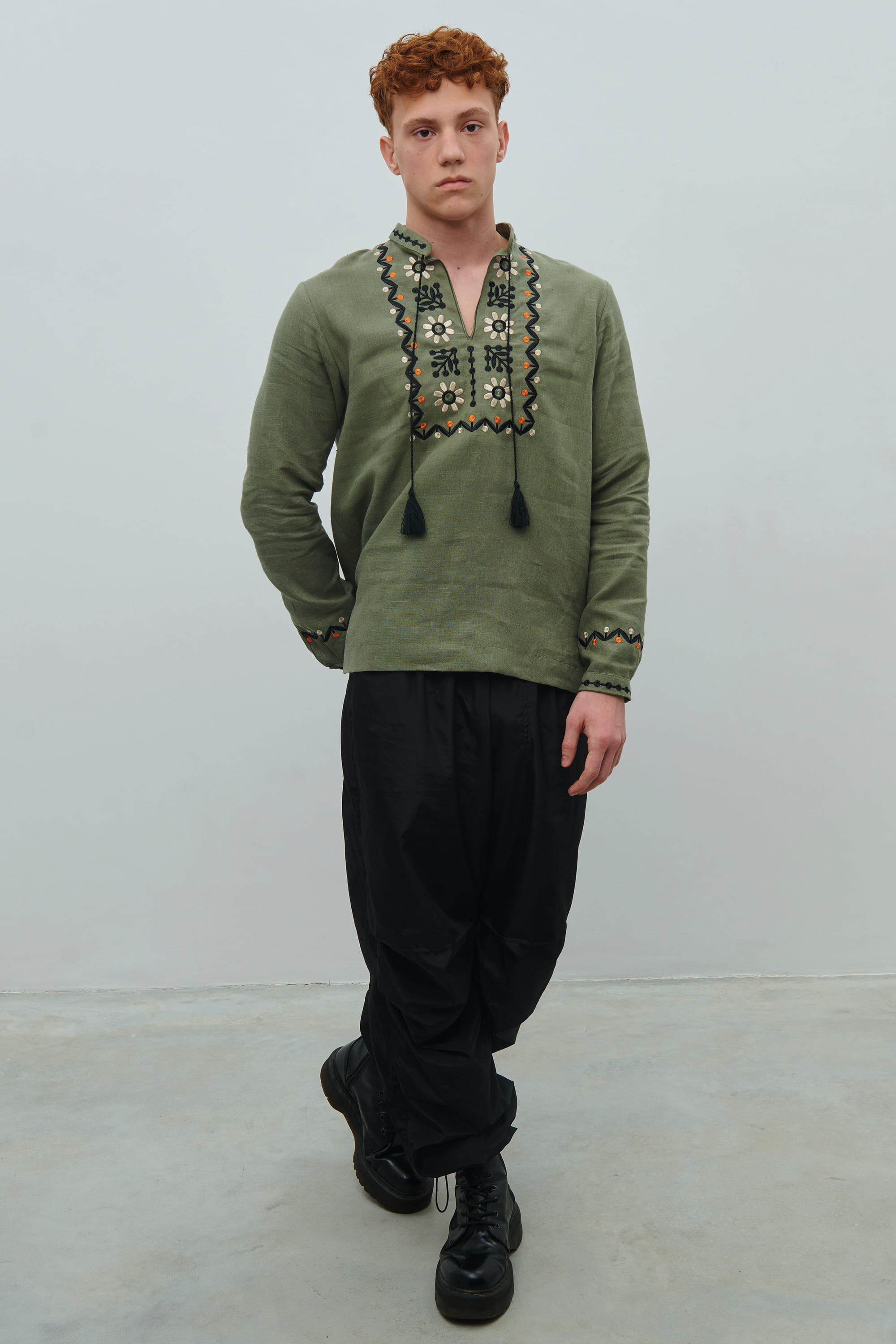 Men's embroidered linen shirt Rozkvit