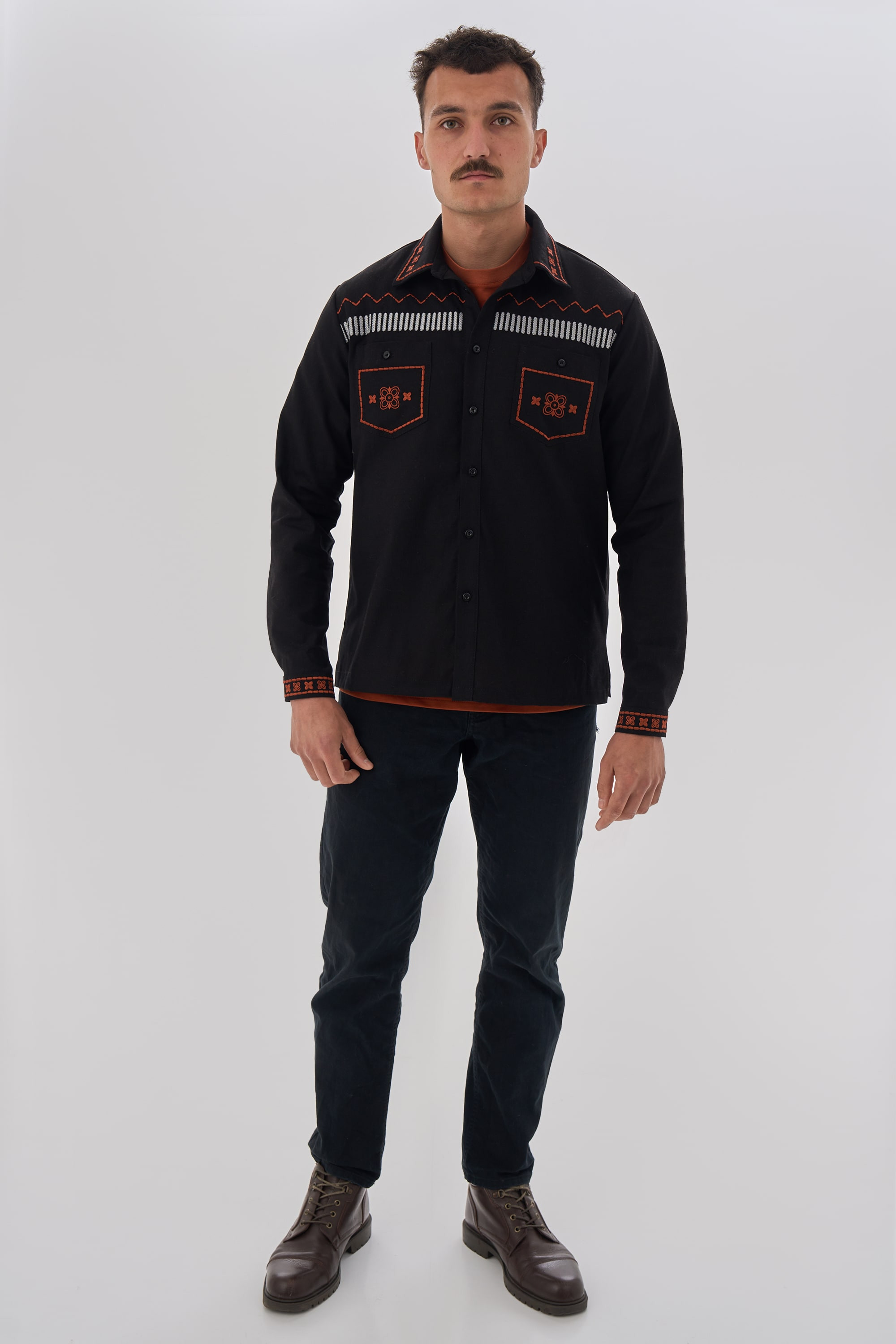 Men's embroidered shirt Dereviy 2