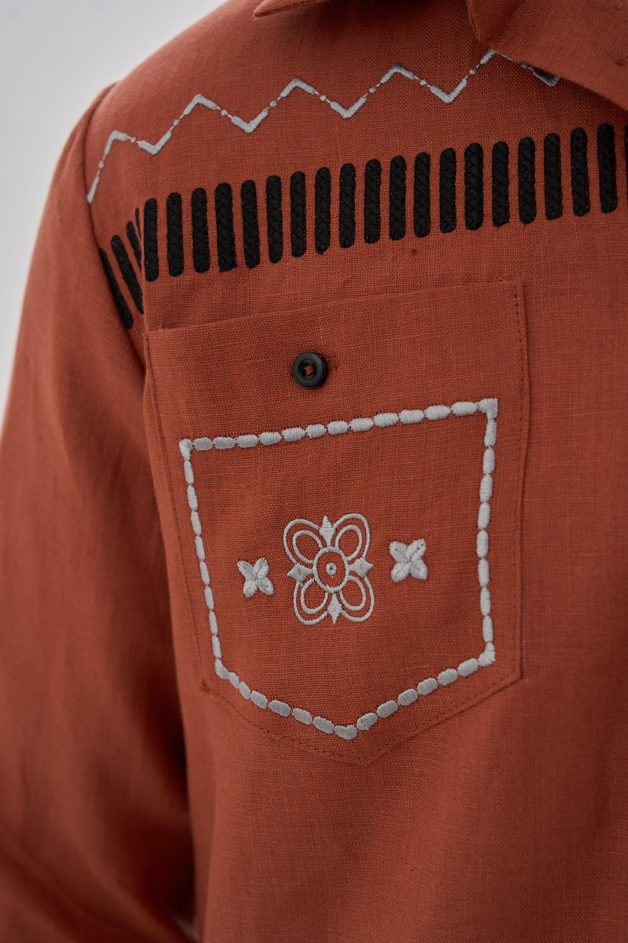 Men's brown embroidered shirt Dereviy 2 | XS | 44