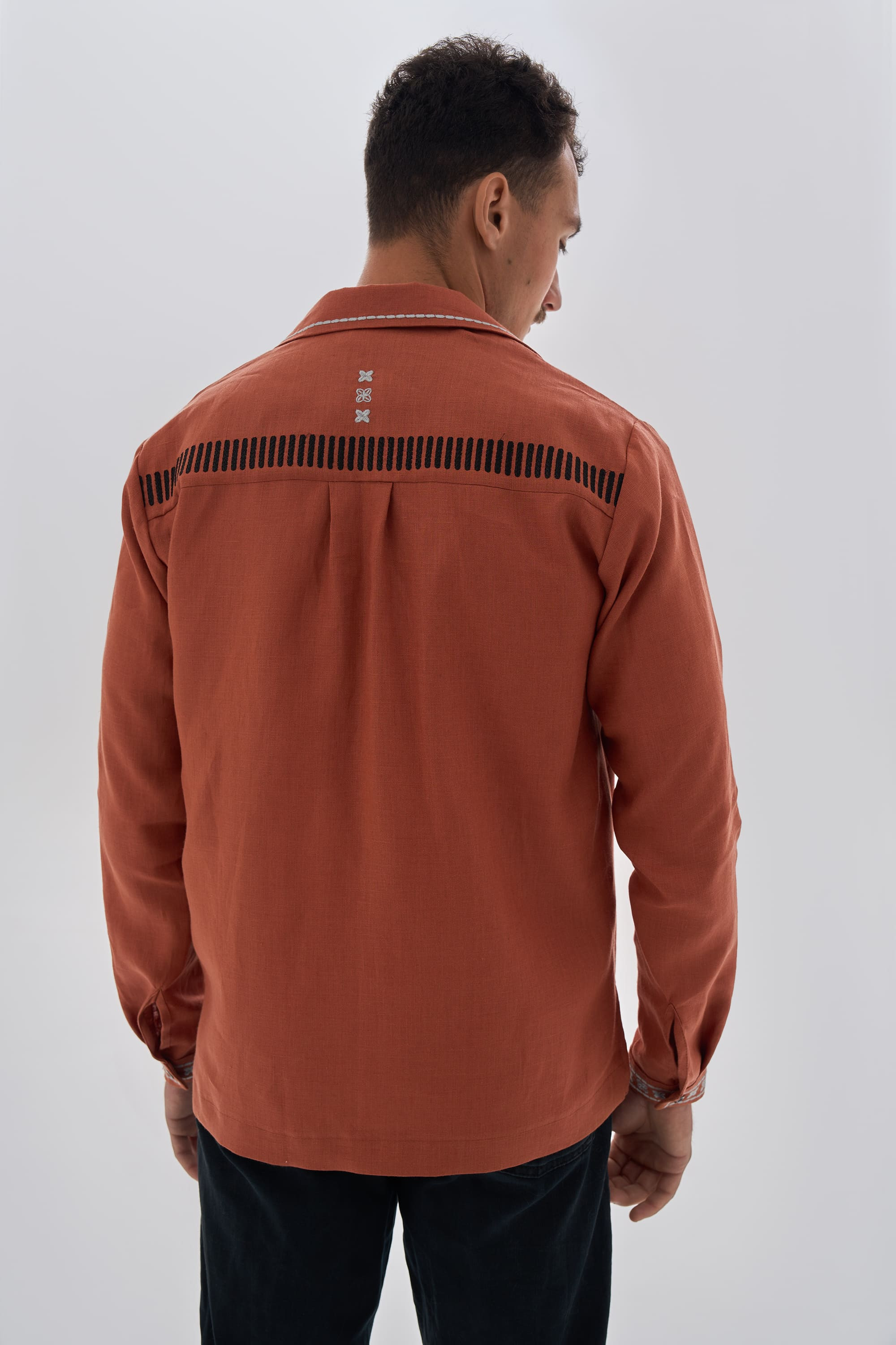 Men's brown embroidered shirt Dereviy 2 | XS | 44