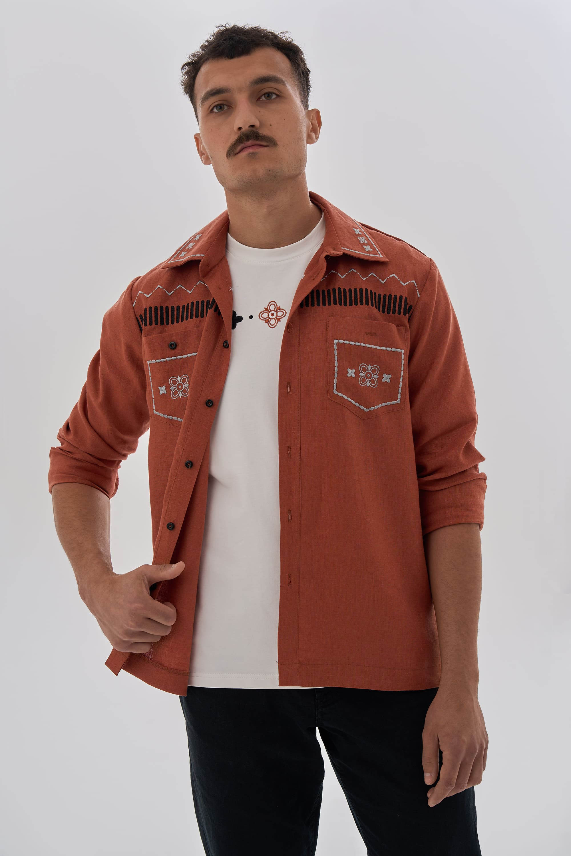 Men's brown embroidered shirt Dereviy 2 | XS | 44