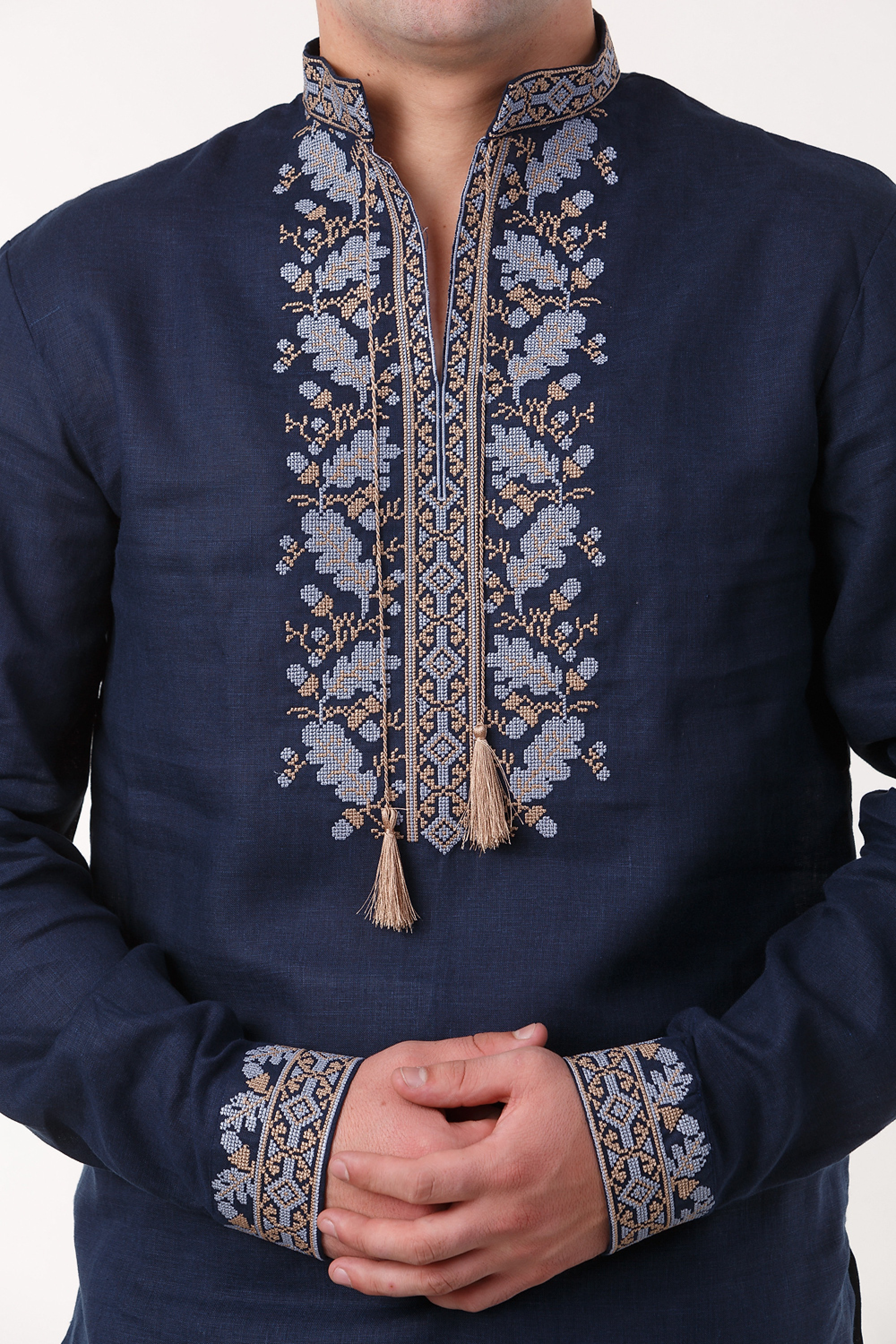 Men's embroidered shirt with a counter and long sleeve