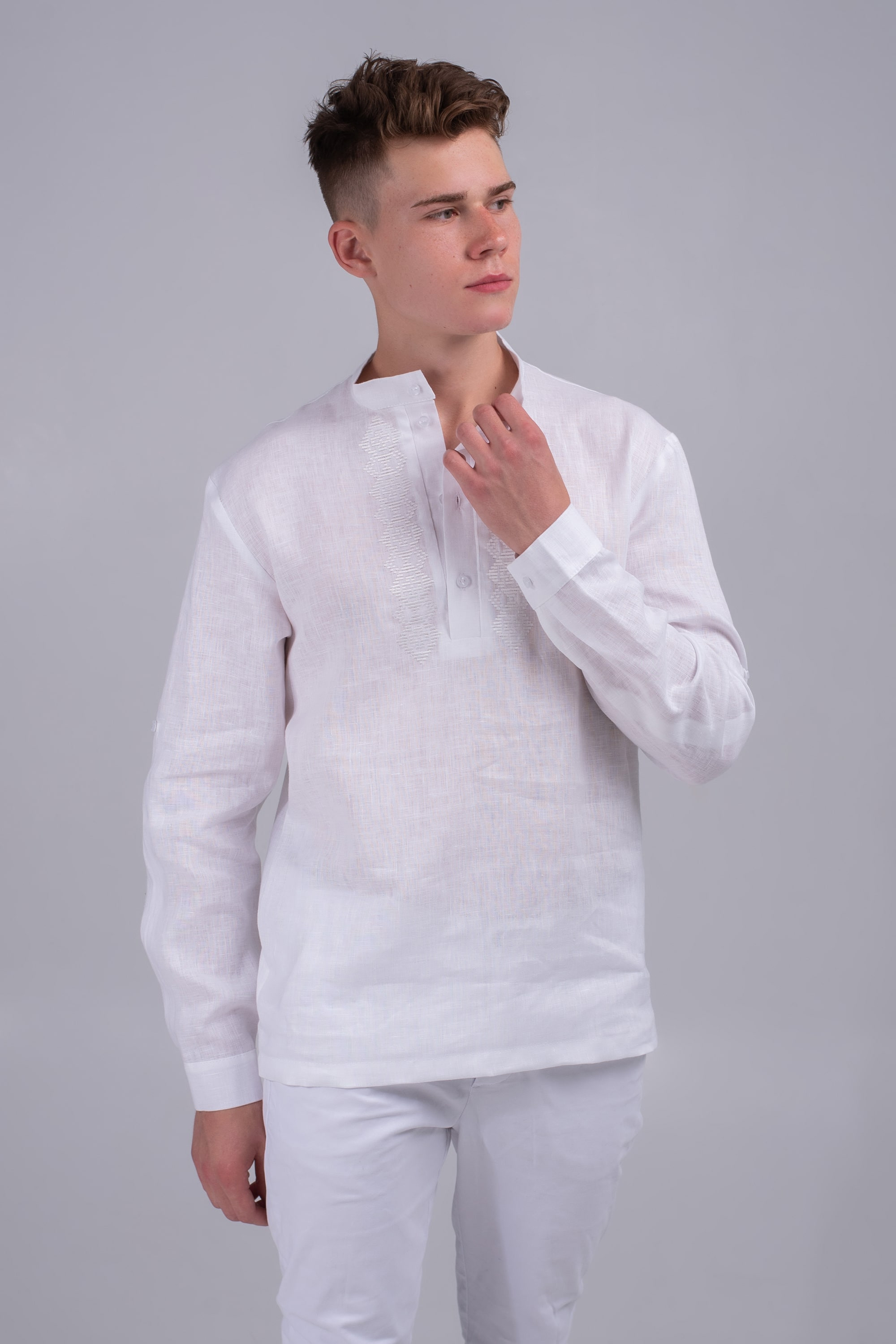 Men's embroidered shirt white