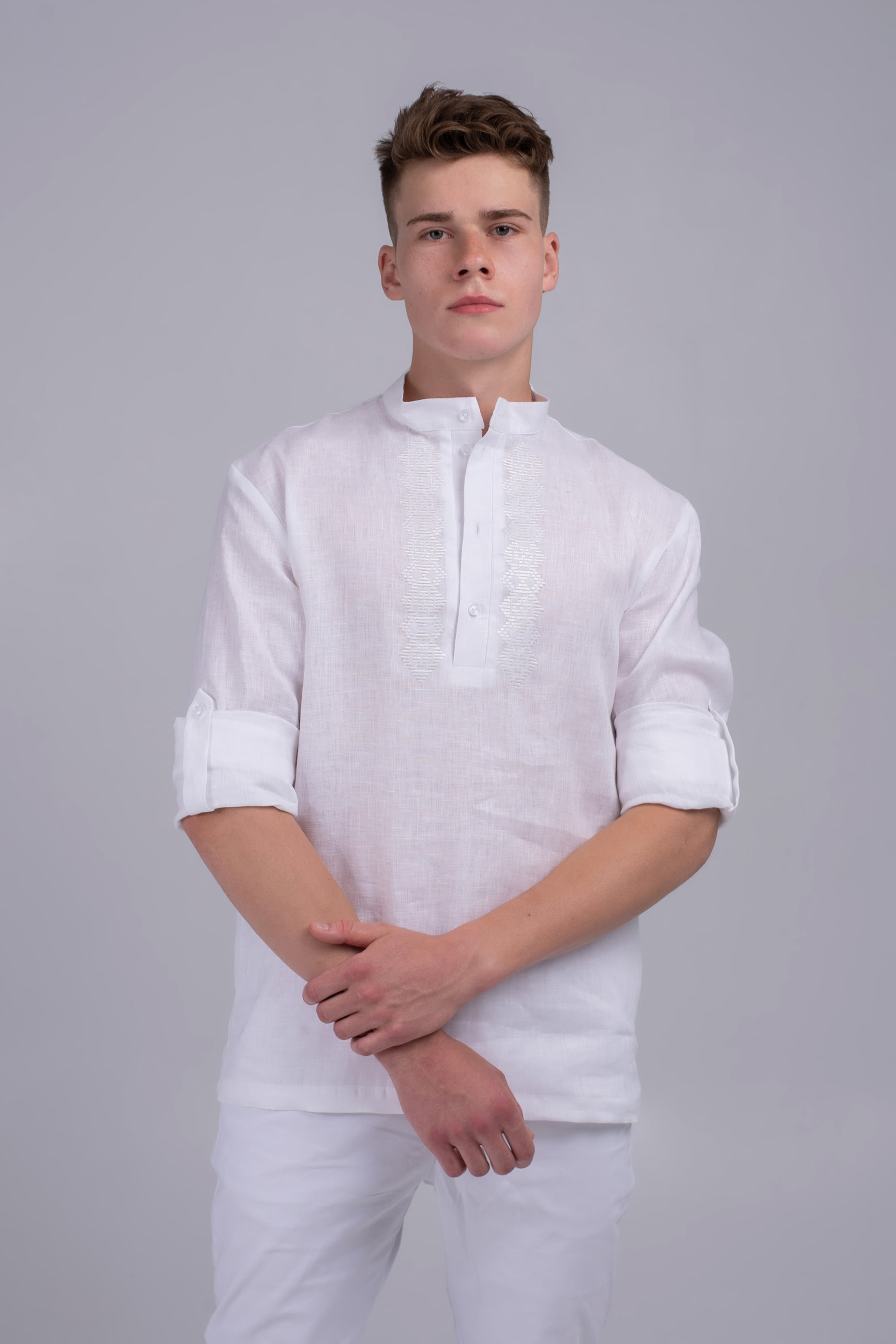 Men's embroidered shirt white