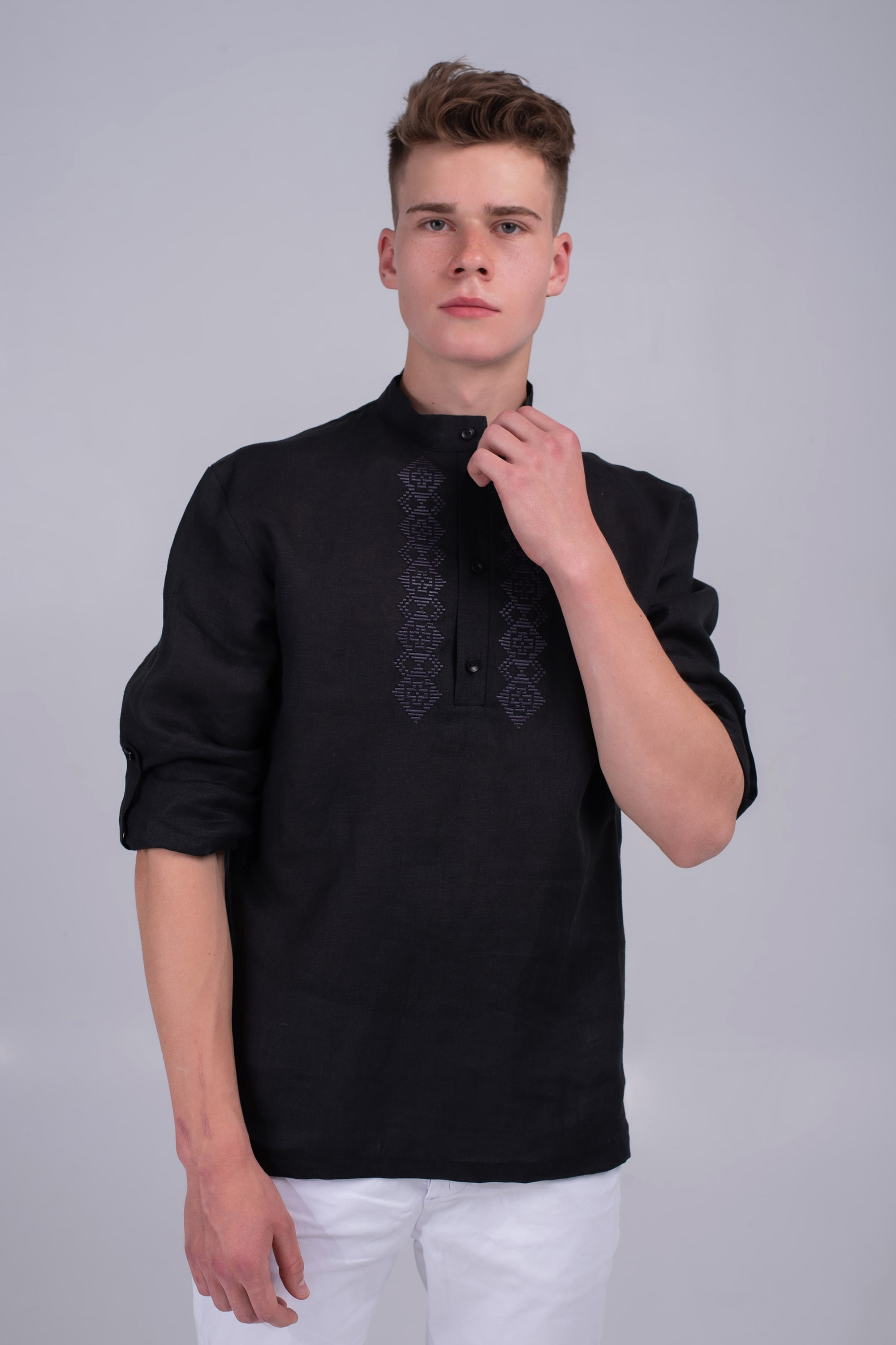 Men's embroidered shirt black