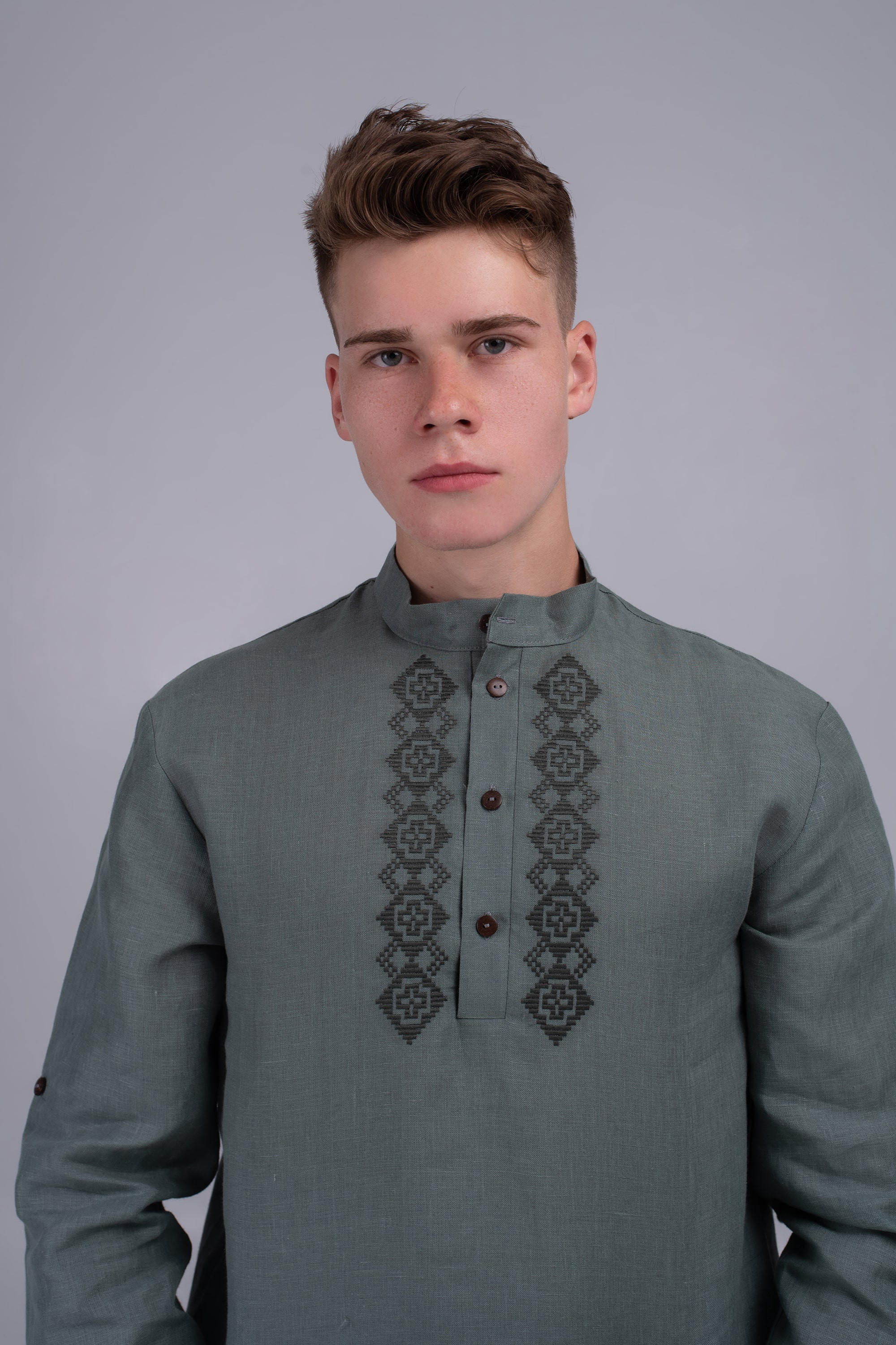 Male embroidered shirt khaki | XS | 44