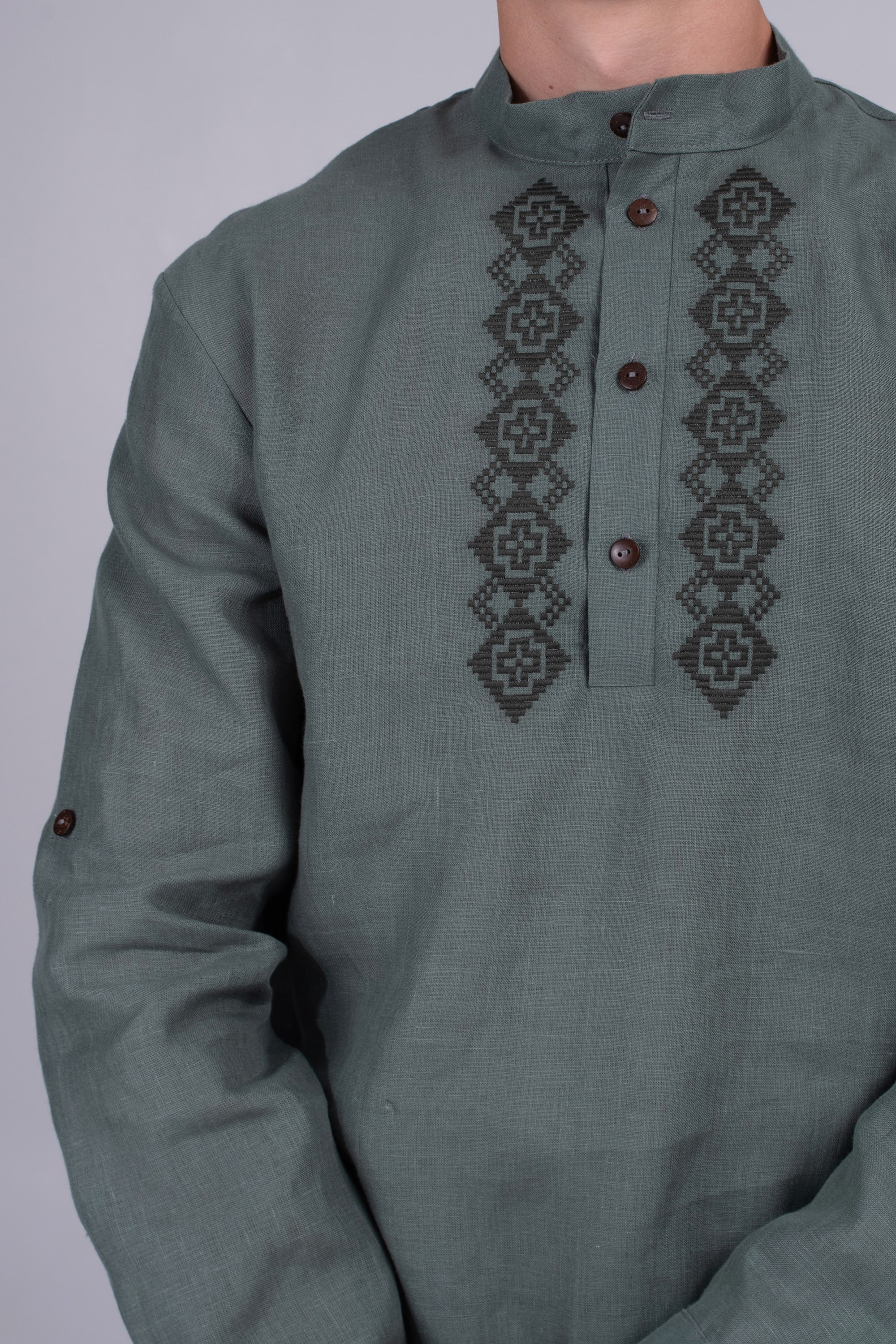 Male embroidered shirt khaki | XS | 44