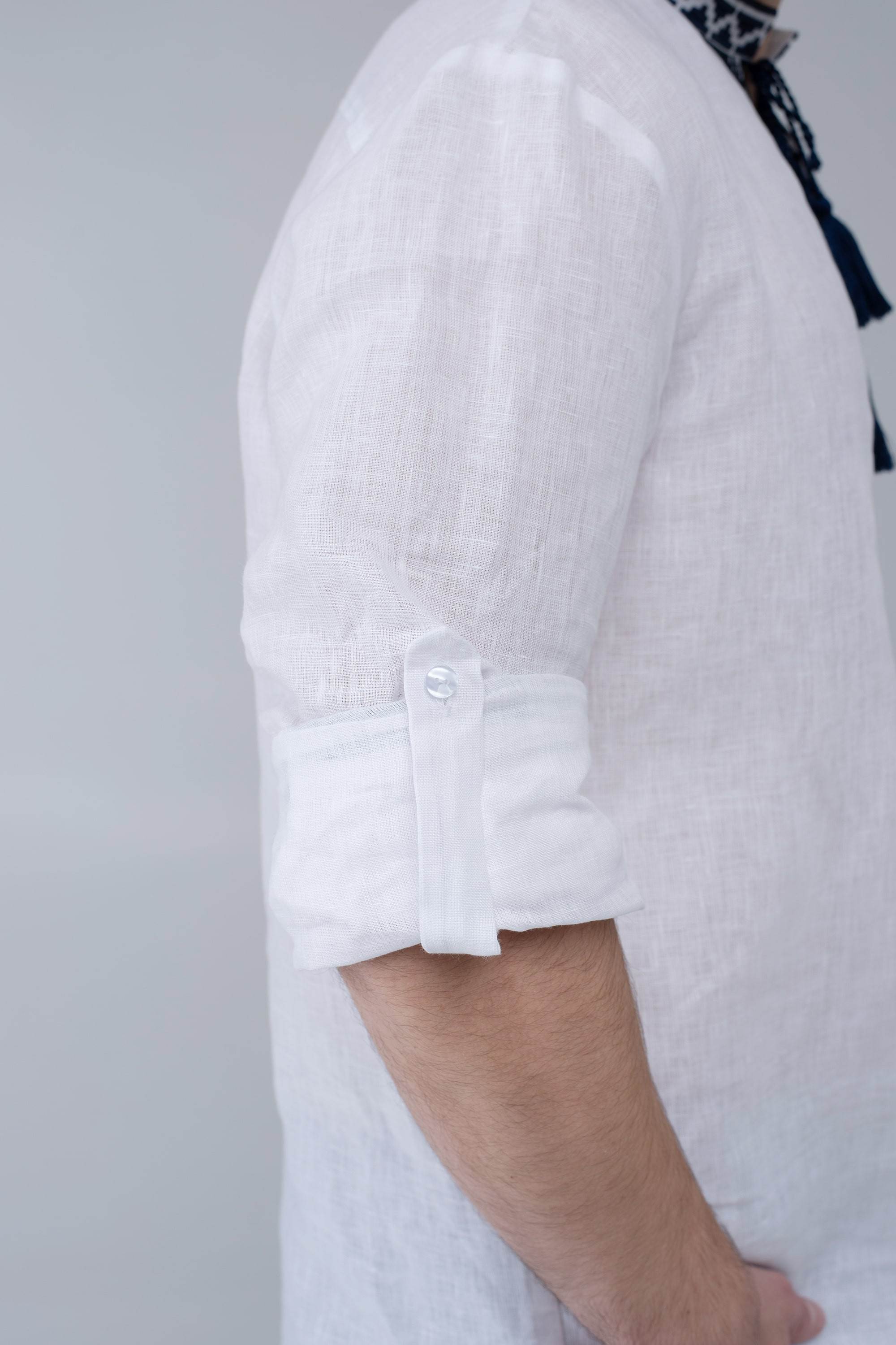 Men's white vyshyvanka | XS | 44