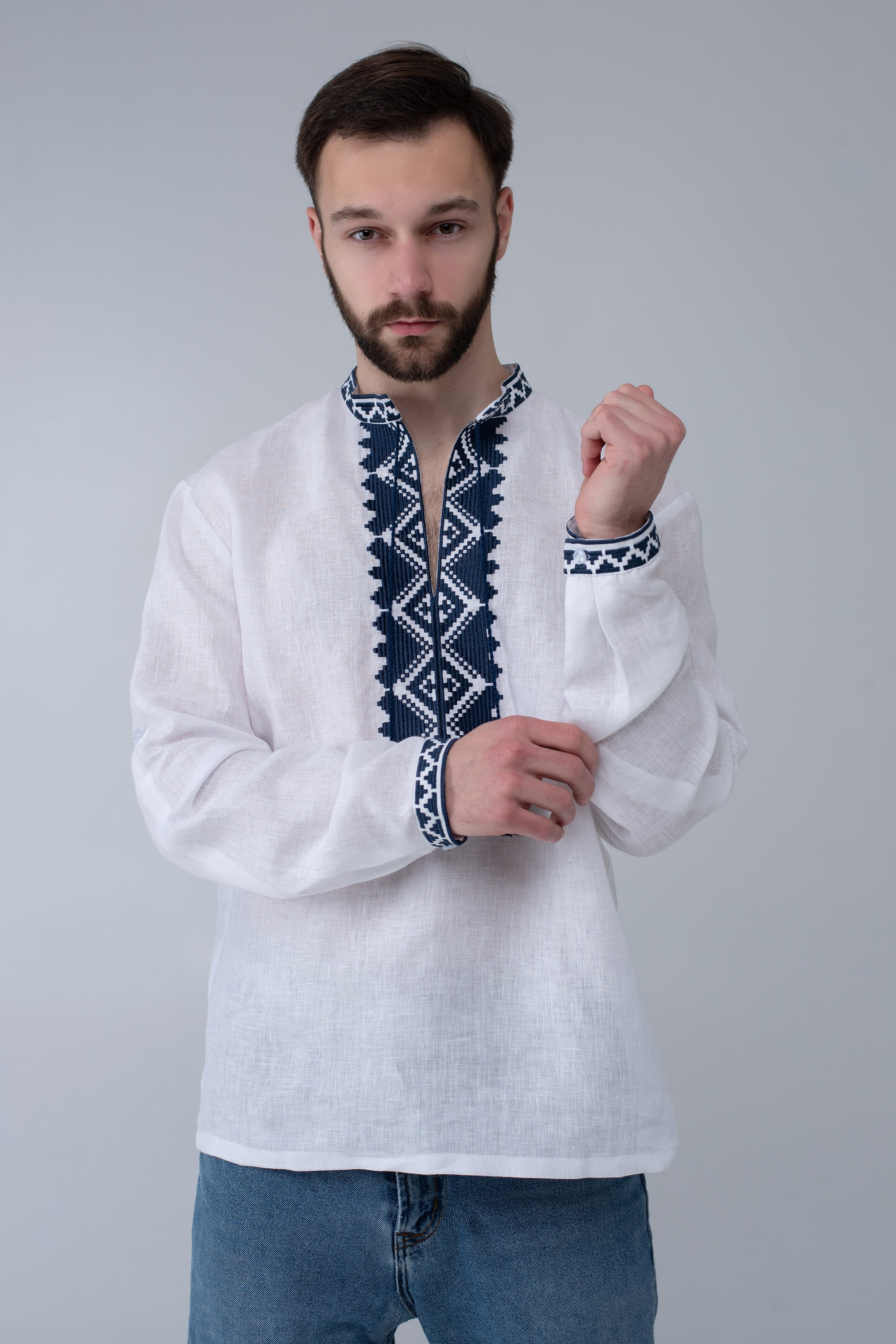 Men's white vyshyvanka | XS | 44