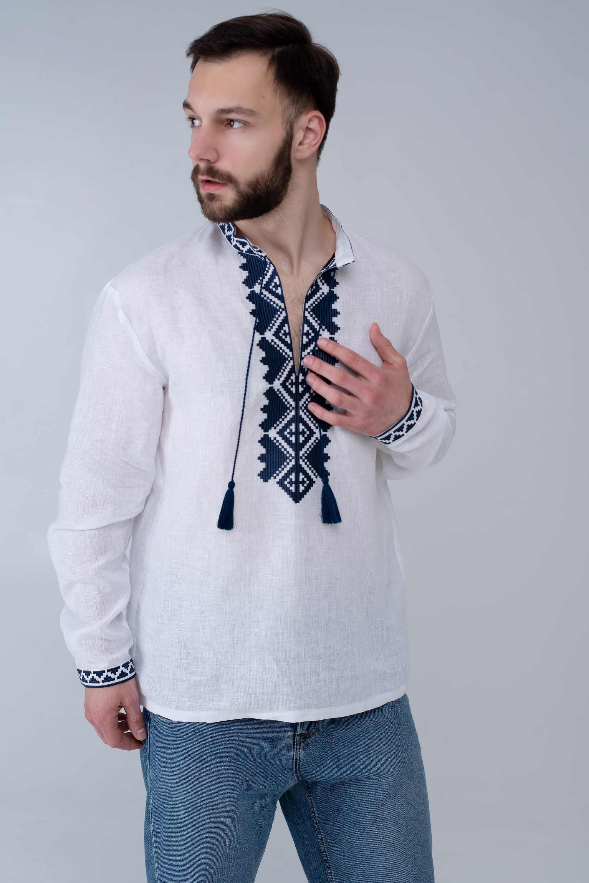 Men's white vyshyvanka | XS | 44