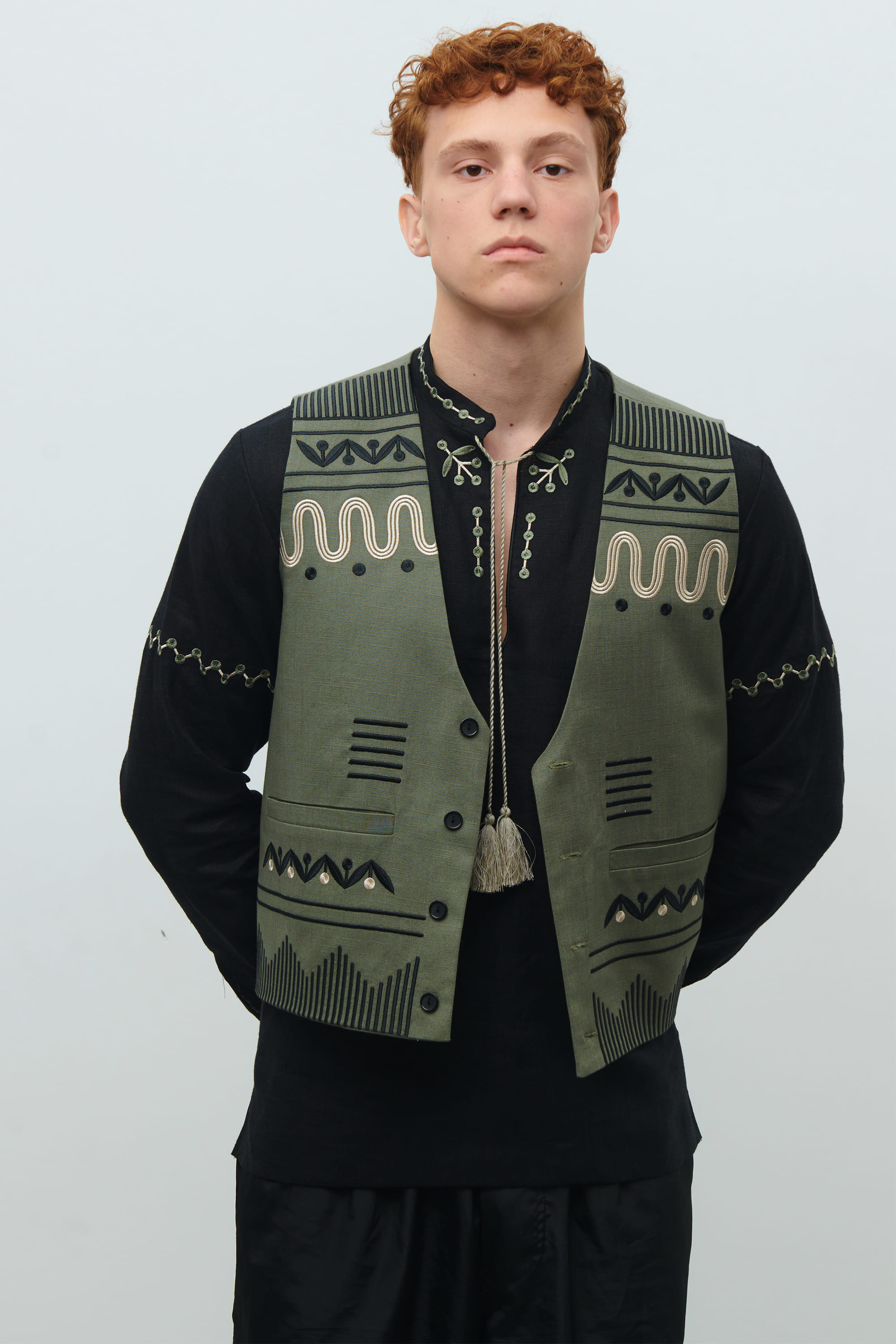A set of a men's shirt with a vest Gillia 2