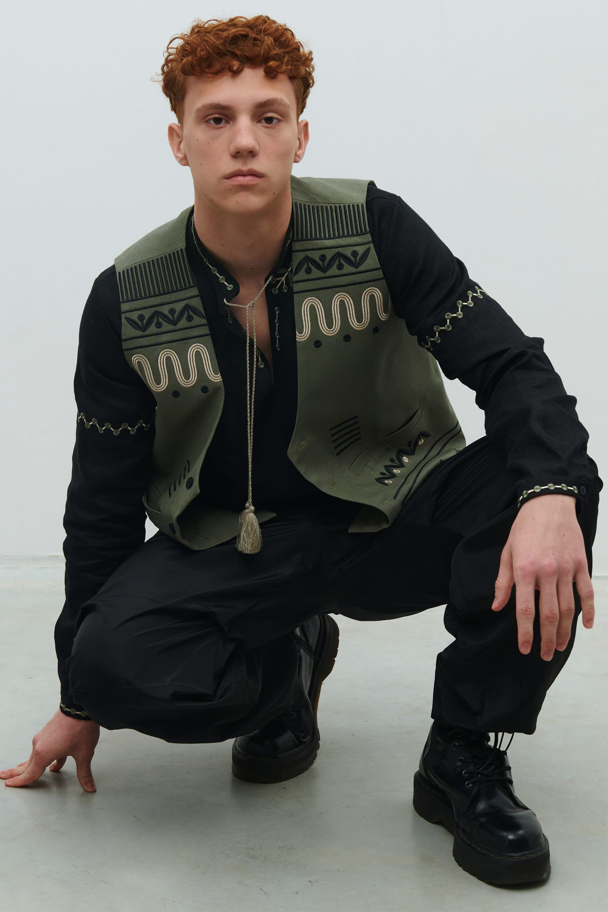 A set of a men's shirt with a vest Gillia 2