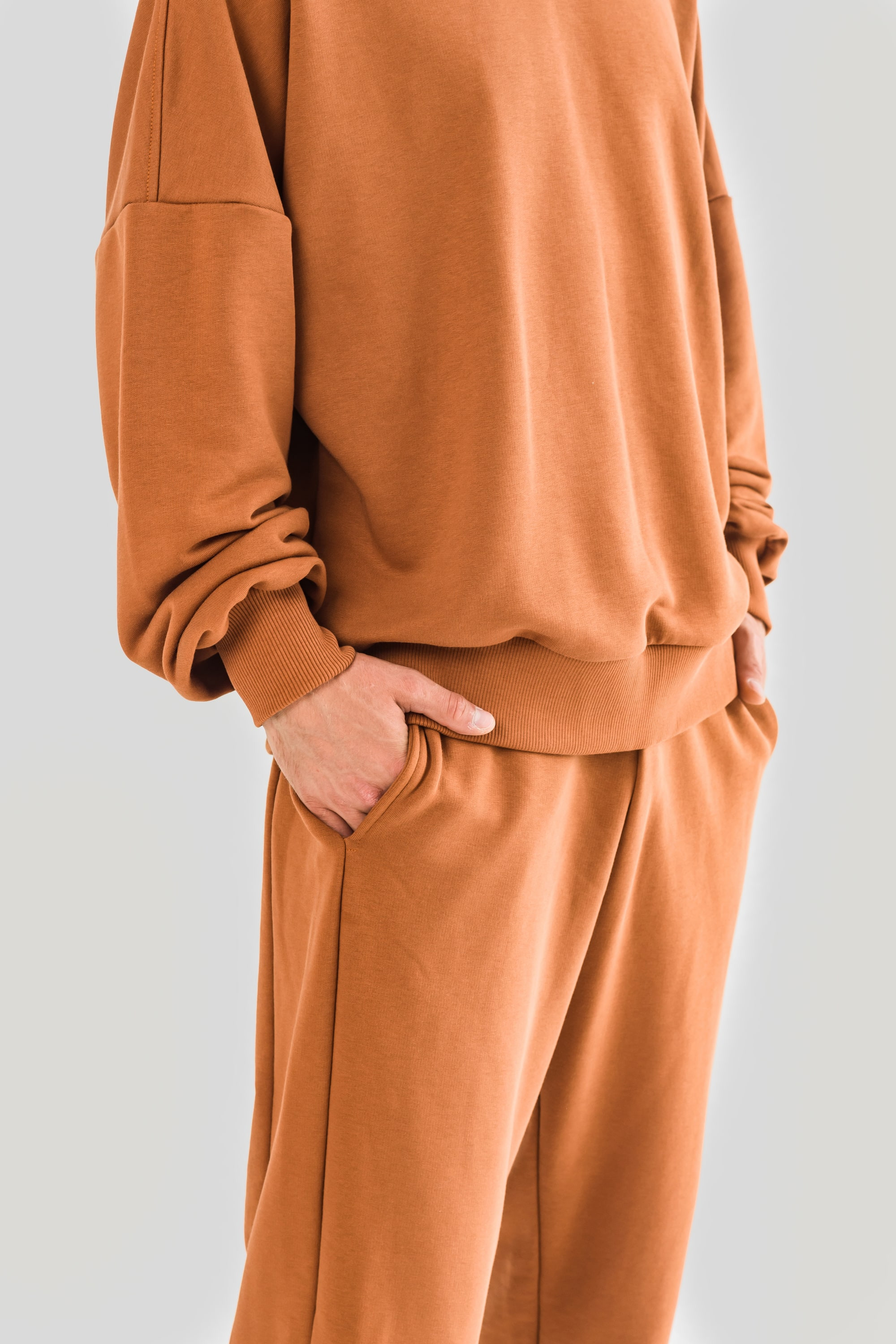 The costume is brown | owersize