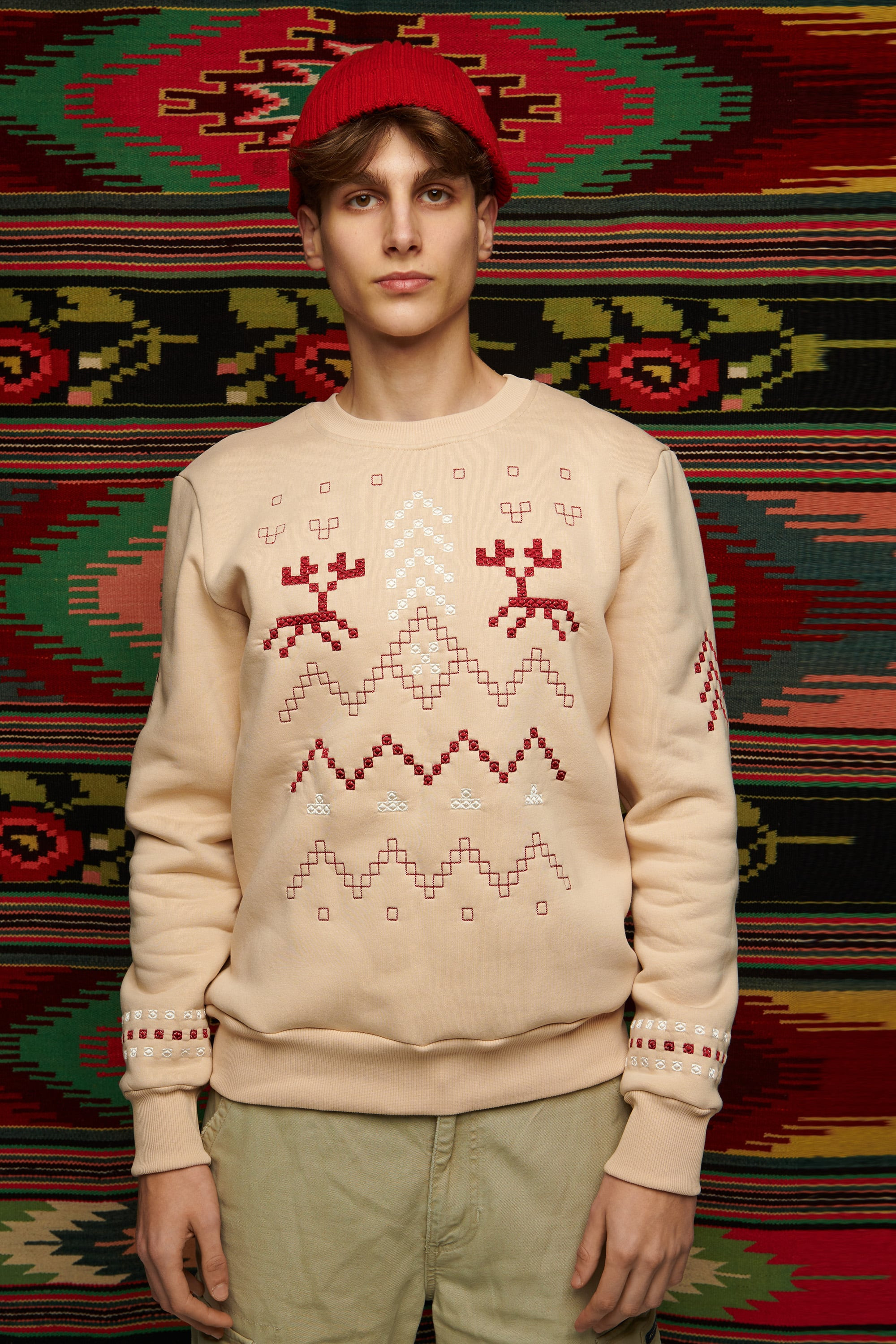 Men's beige sweatshirt December