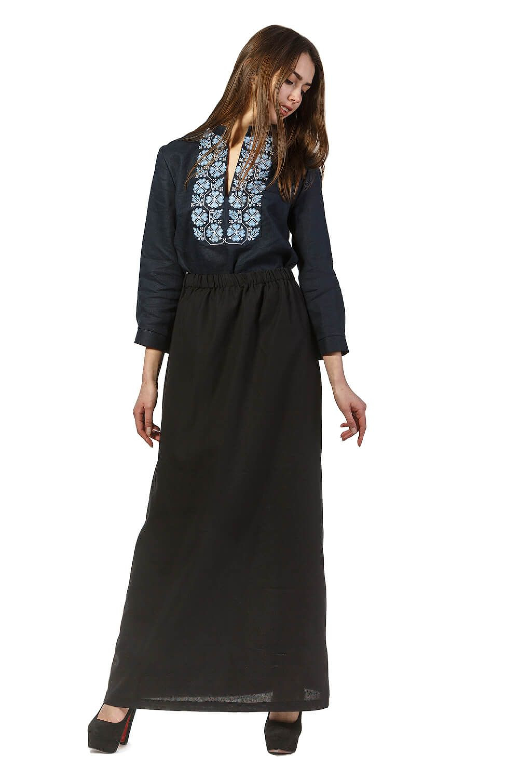 Black skirt "On the floor"