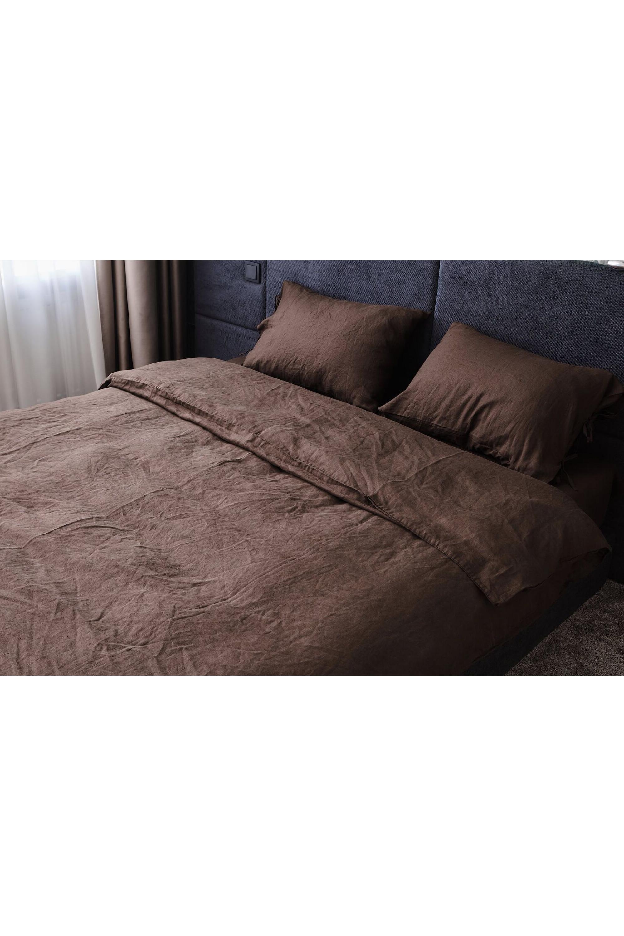 Linen bedding of milk chocolate color Linen bedding of milk chocolate color