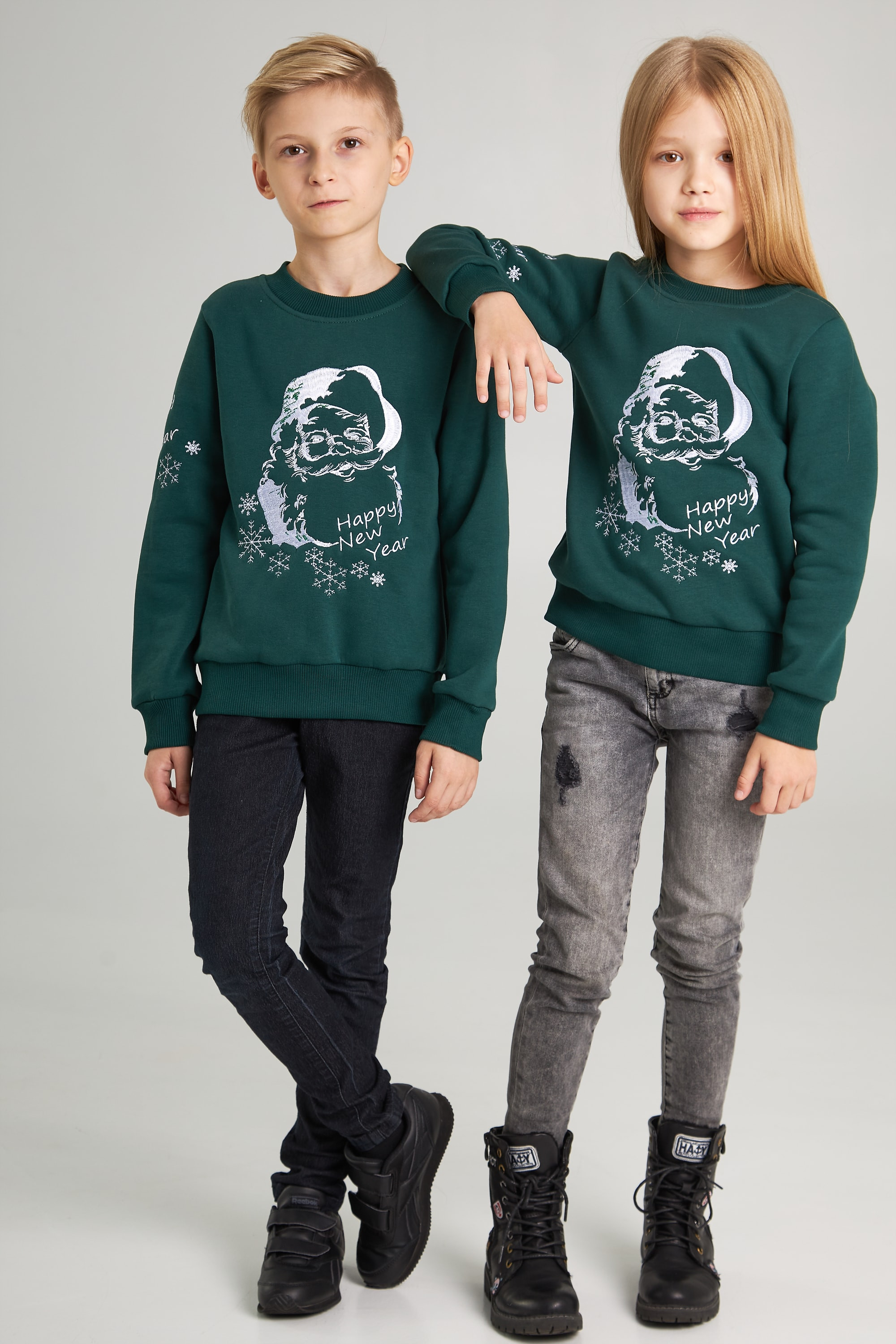 New Year's children's sweaters for two with Santa Claus Green